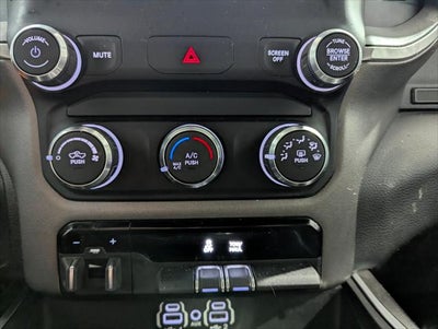 2020 RAM 1500 Big Horn Crew Cab 4x4 5'7' Box