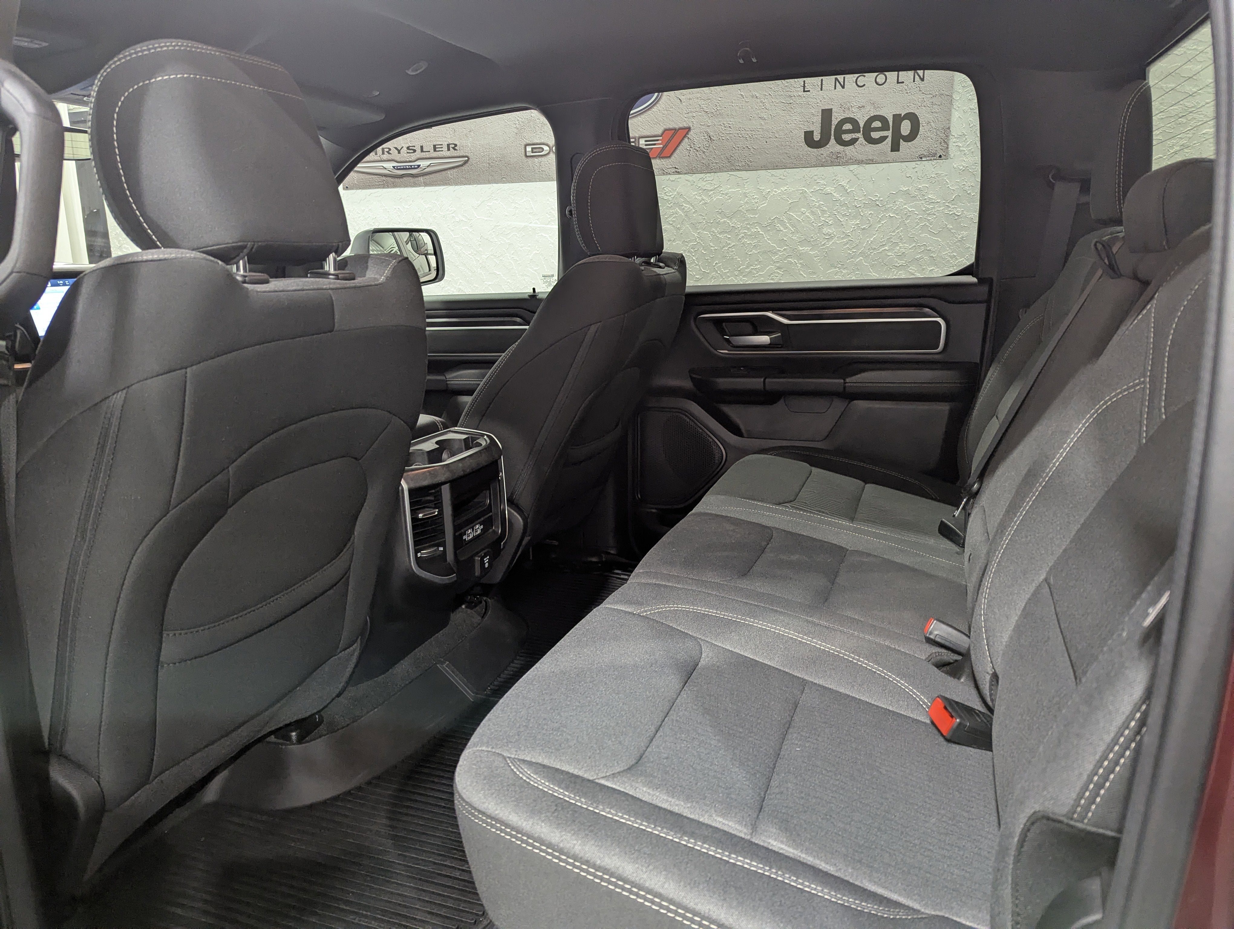 2022 RAM 1500 Big Horn Crew Cab 4x4 5'7' Box