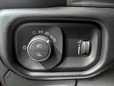 2022 RAM 1500 Big Horn Crew Cab 4x4 5'7' Box