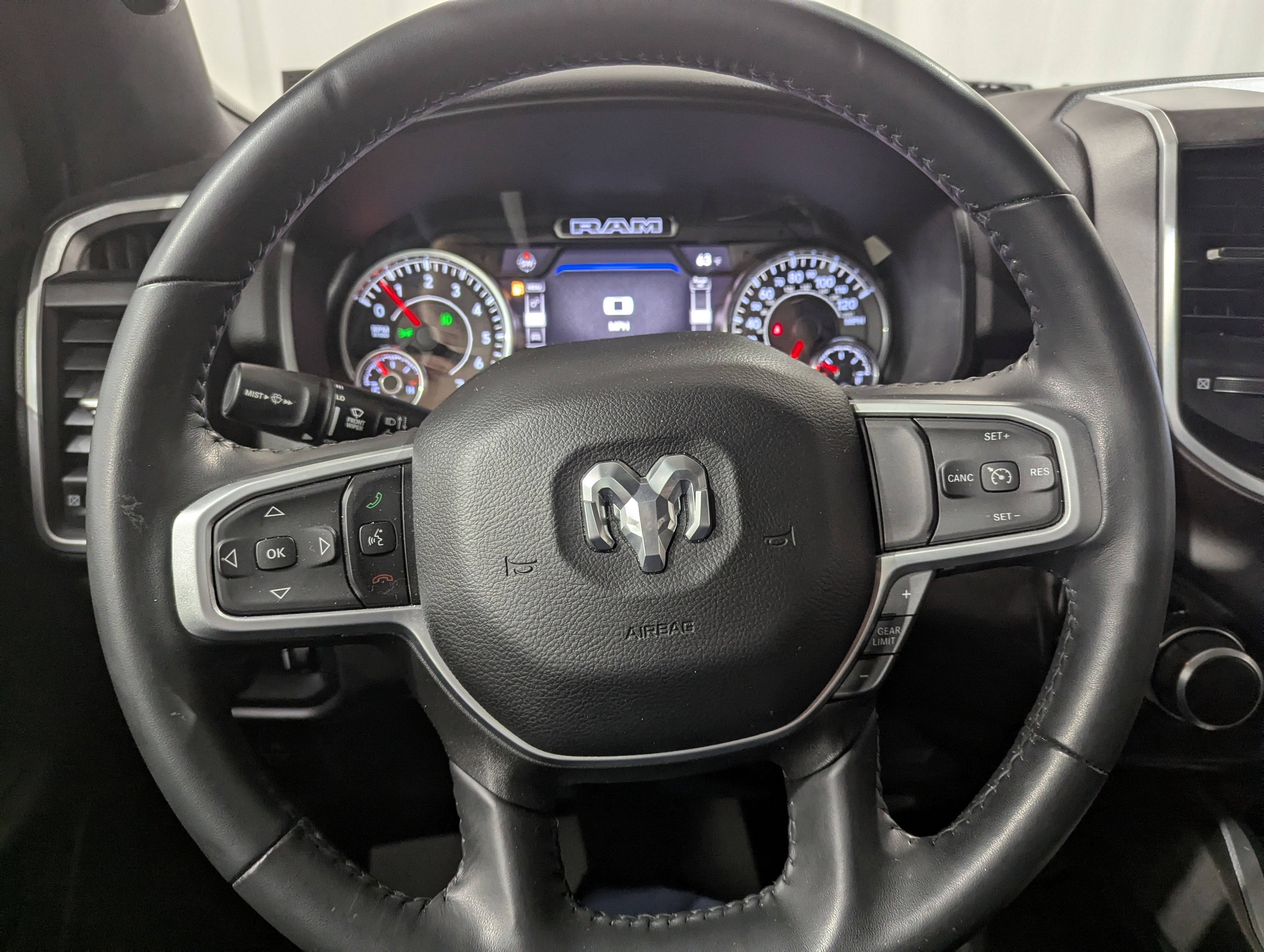 2022 RAM 1500 Big Horn Crew Cab 4x4 5'7' Box