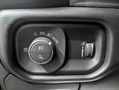 2022 RAM 1500 Big Horn Crew Cab 4x4 5'7' Box