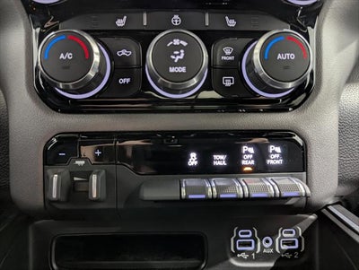 2022 RAM 1500 Big Horn Crew Cab 4x4 5'7' Box