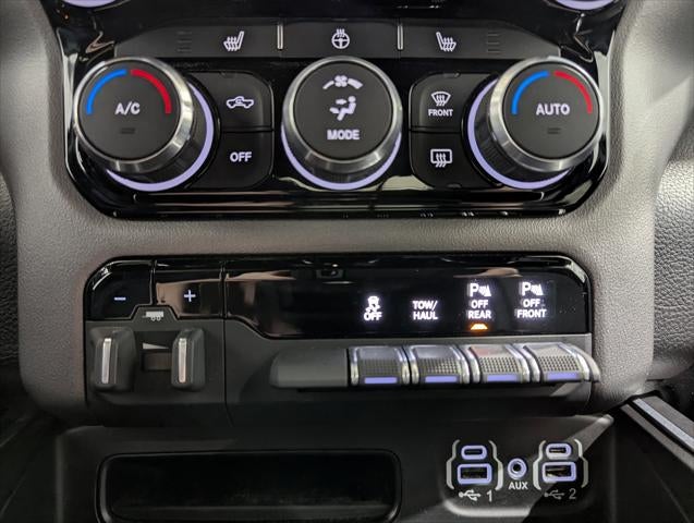 2022 RAM 1500 Big Horn Crew Cab 4x4 5'7' Box