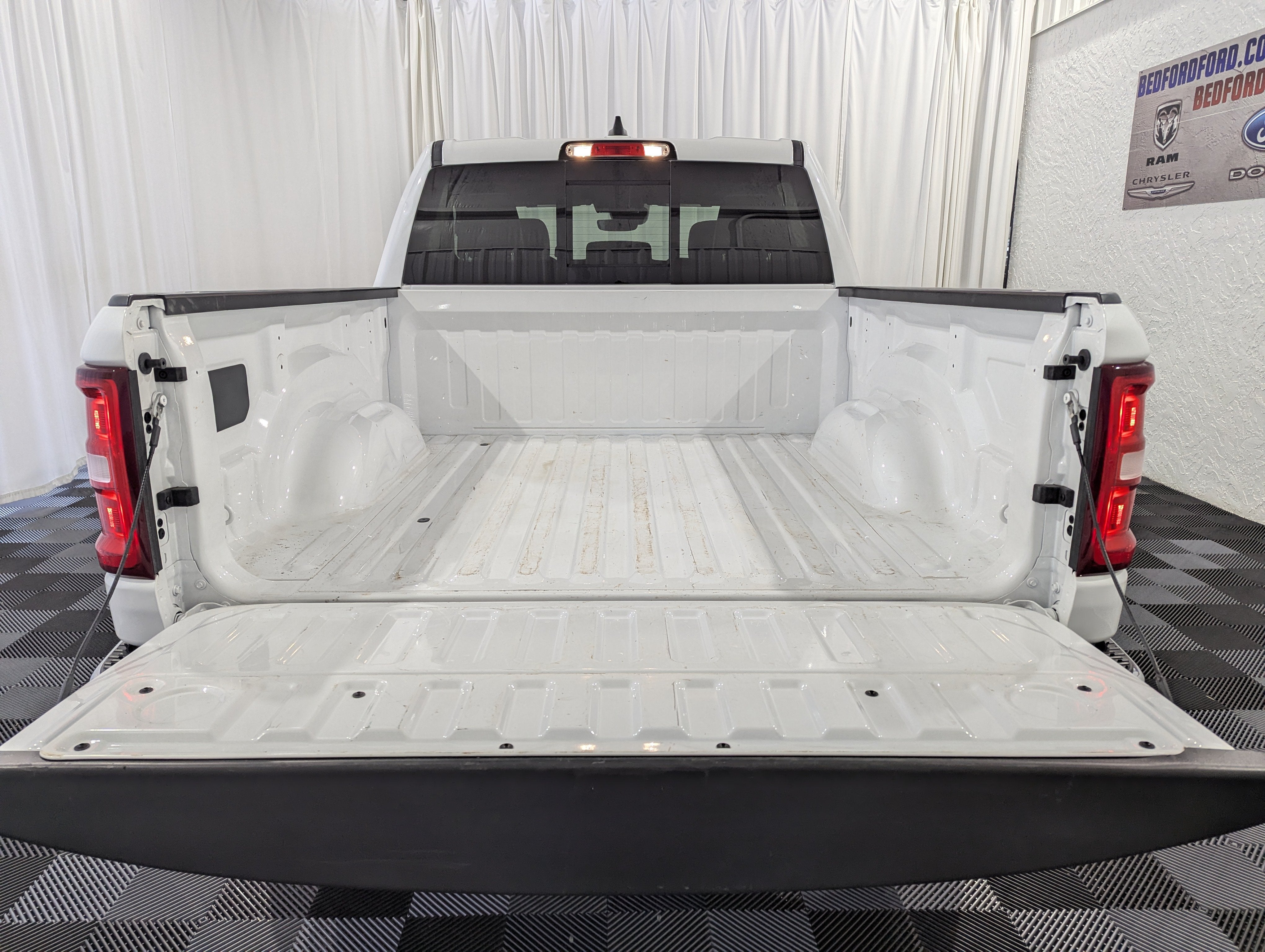 2026 RAM 1500 Laramie Crew Cab 4x4 5'7' Box