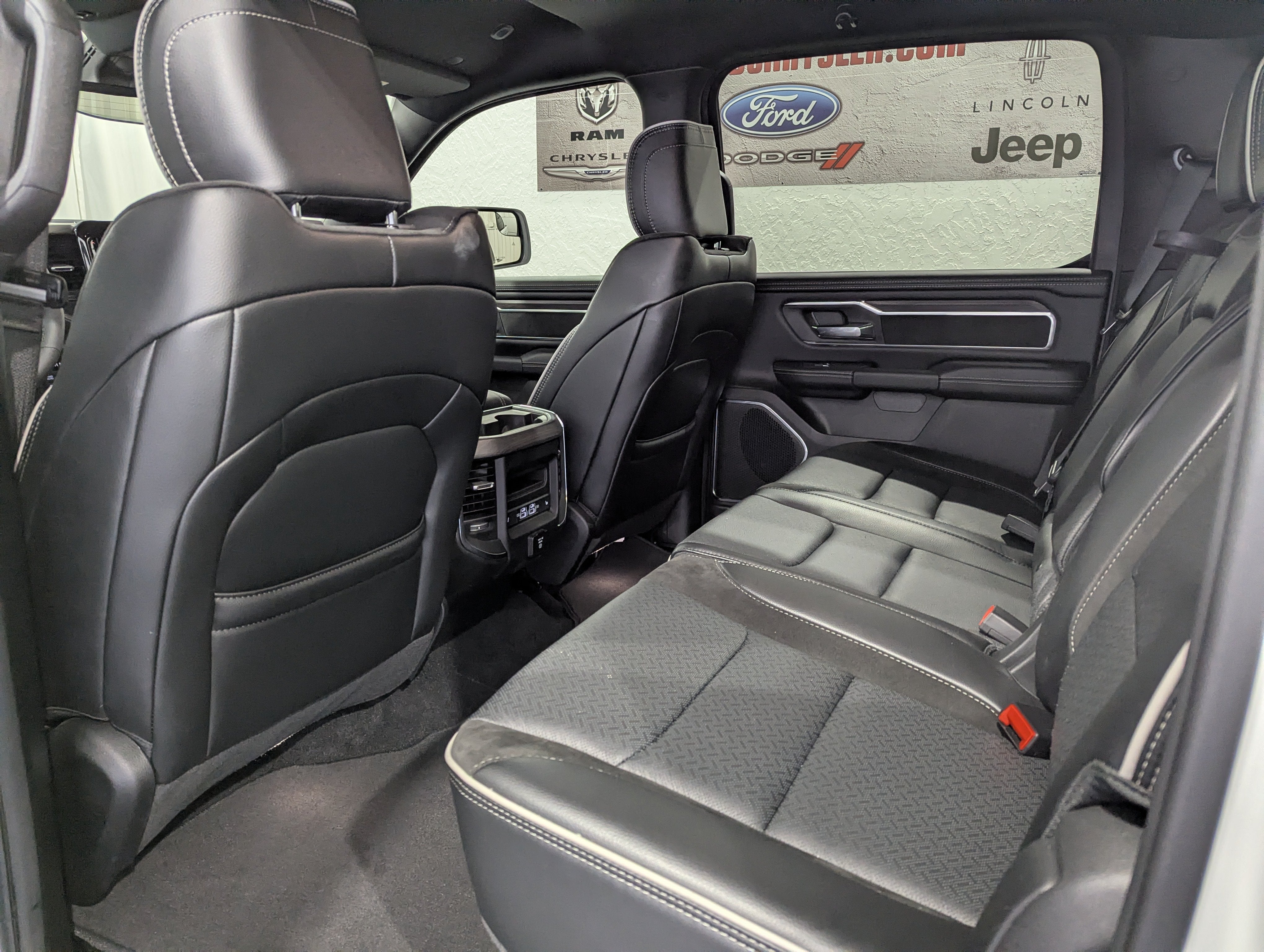 2026 RAM 1500 Laramie Crew Cab 4x4 5'7' Box