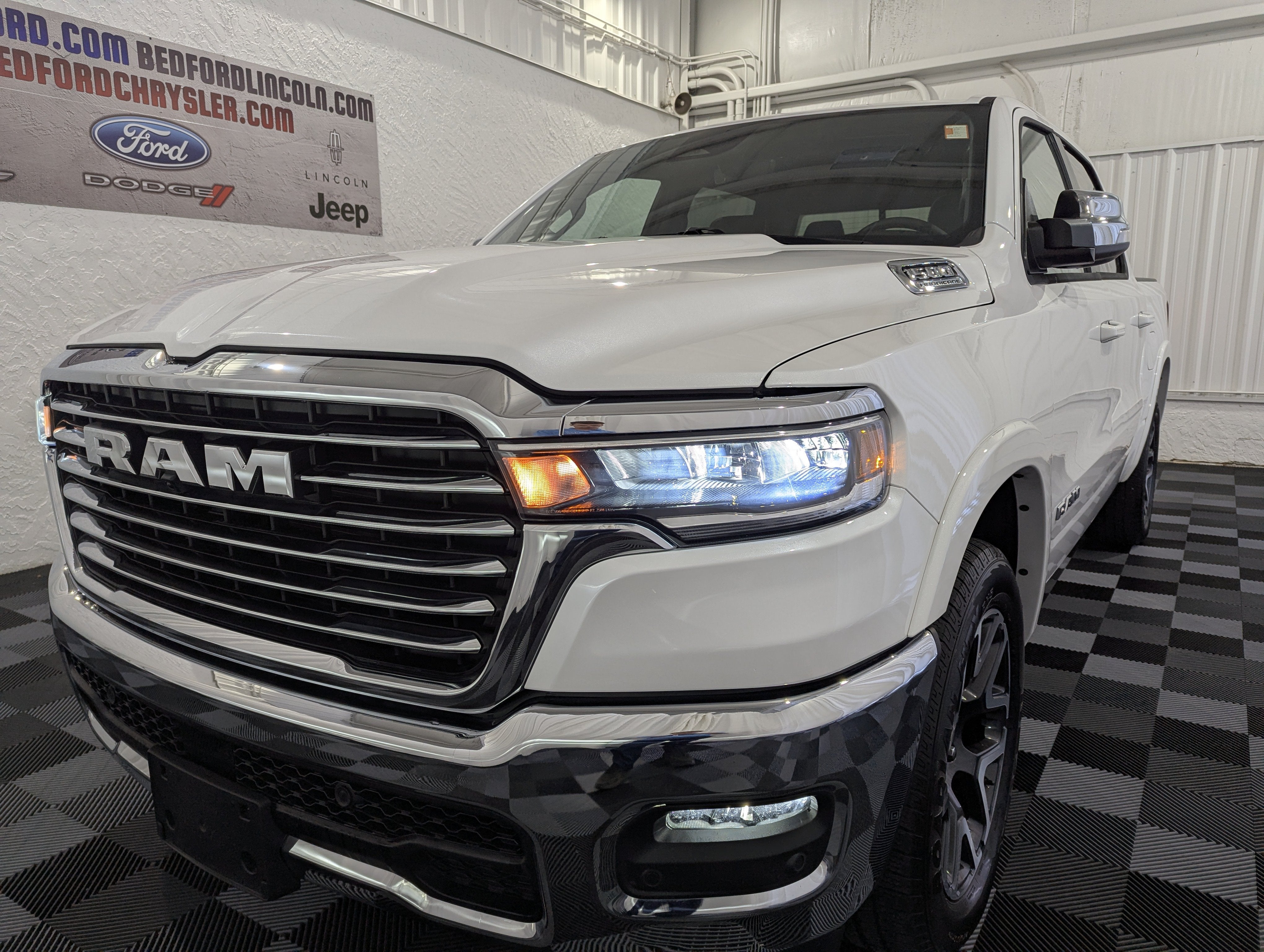 2026 RAM 1500 Laramie Crew Cab 4x4 5'7' Box