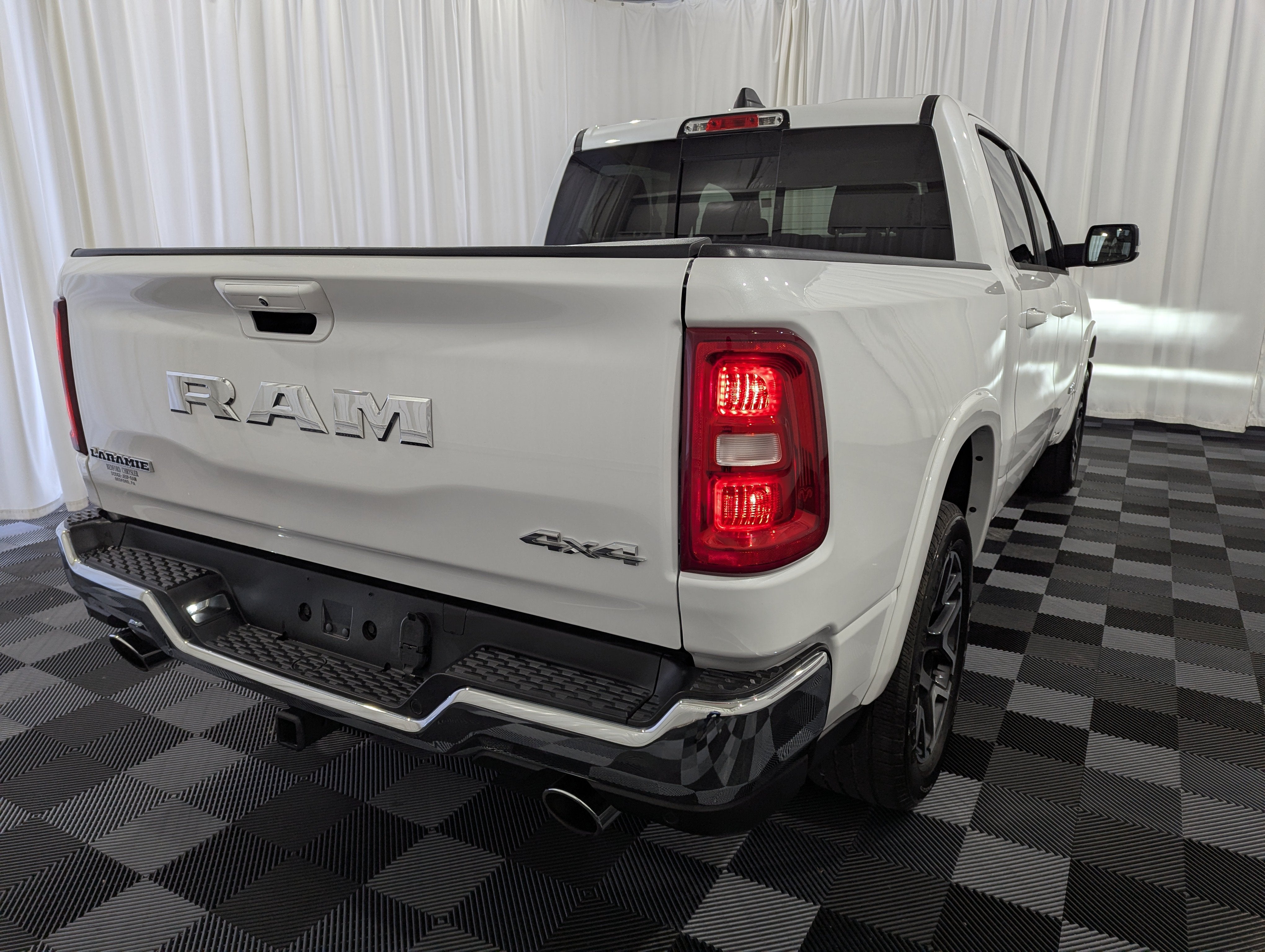2026 RAM 1500 Laramie Crew Cab 4x4 5'7' Box