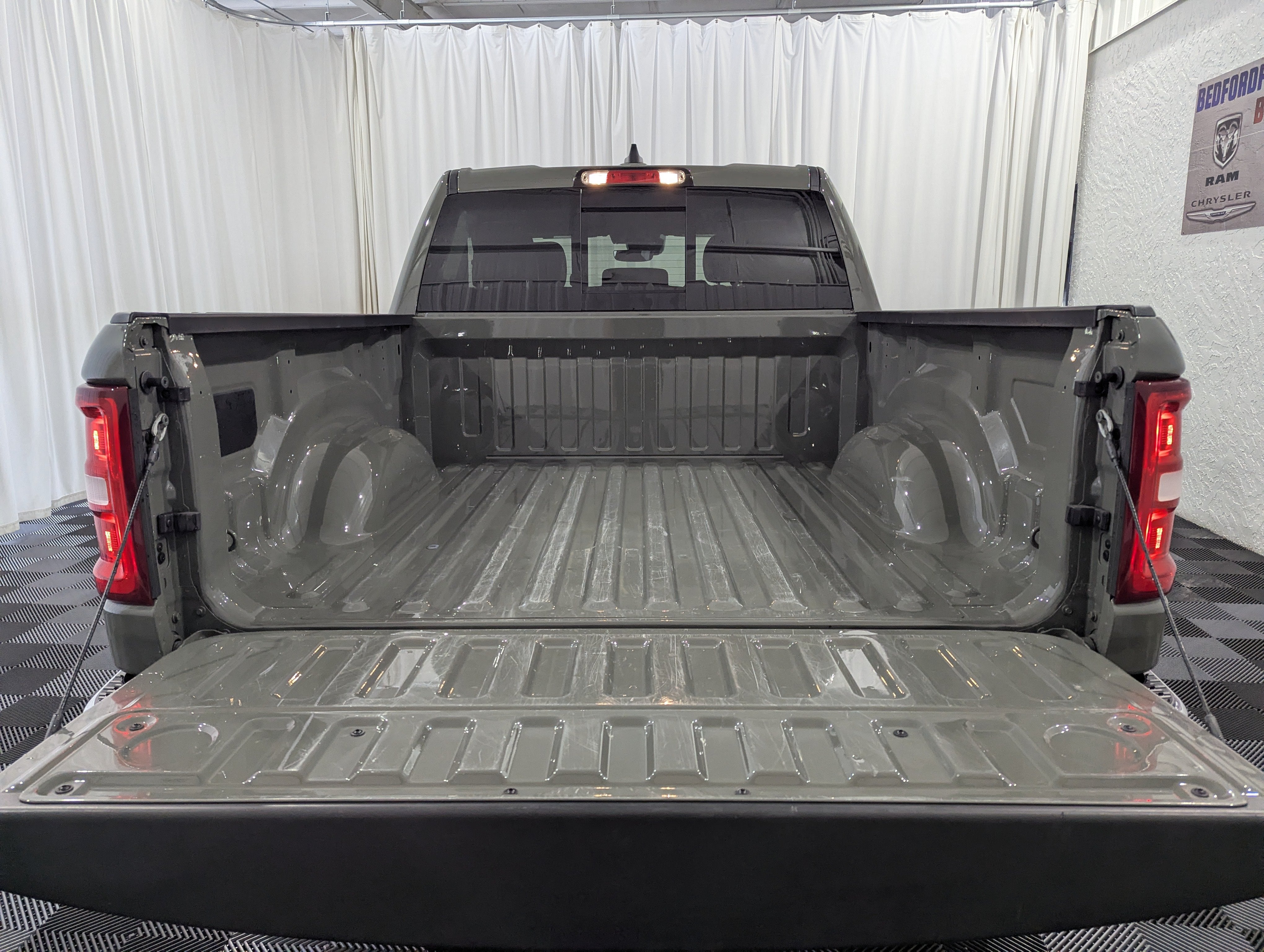 2026 RAM 1500 Laramie Crew Cab 4x4 5'7' Box