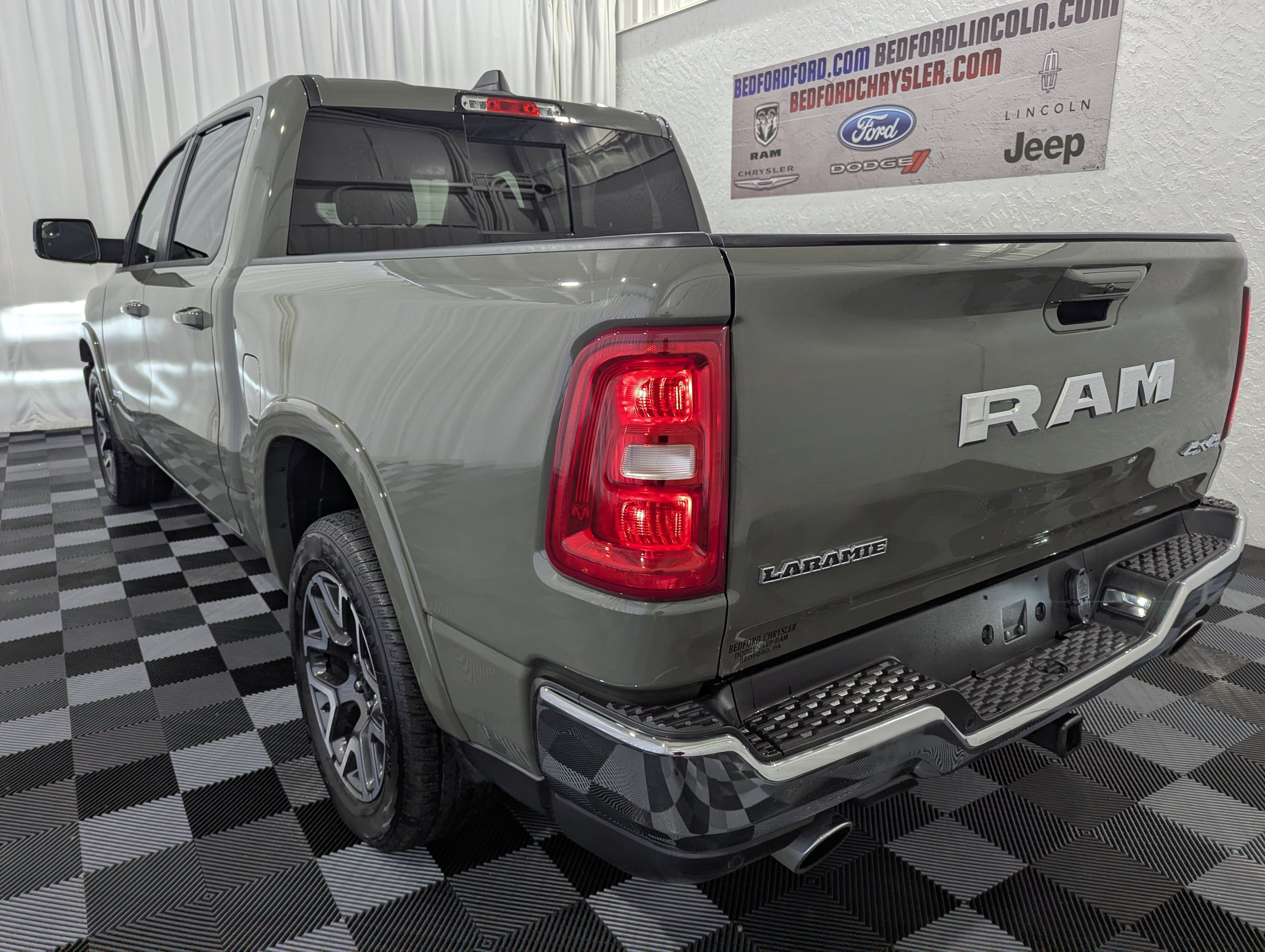 2026 RAM 1500 Laramie Crew Cab 4x4 5'7' Box