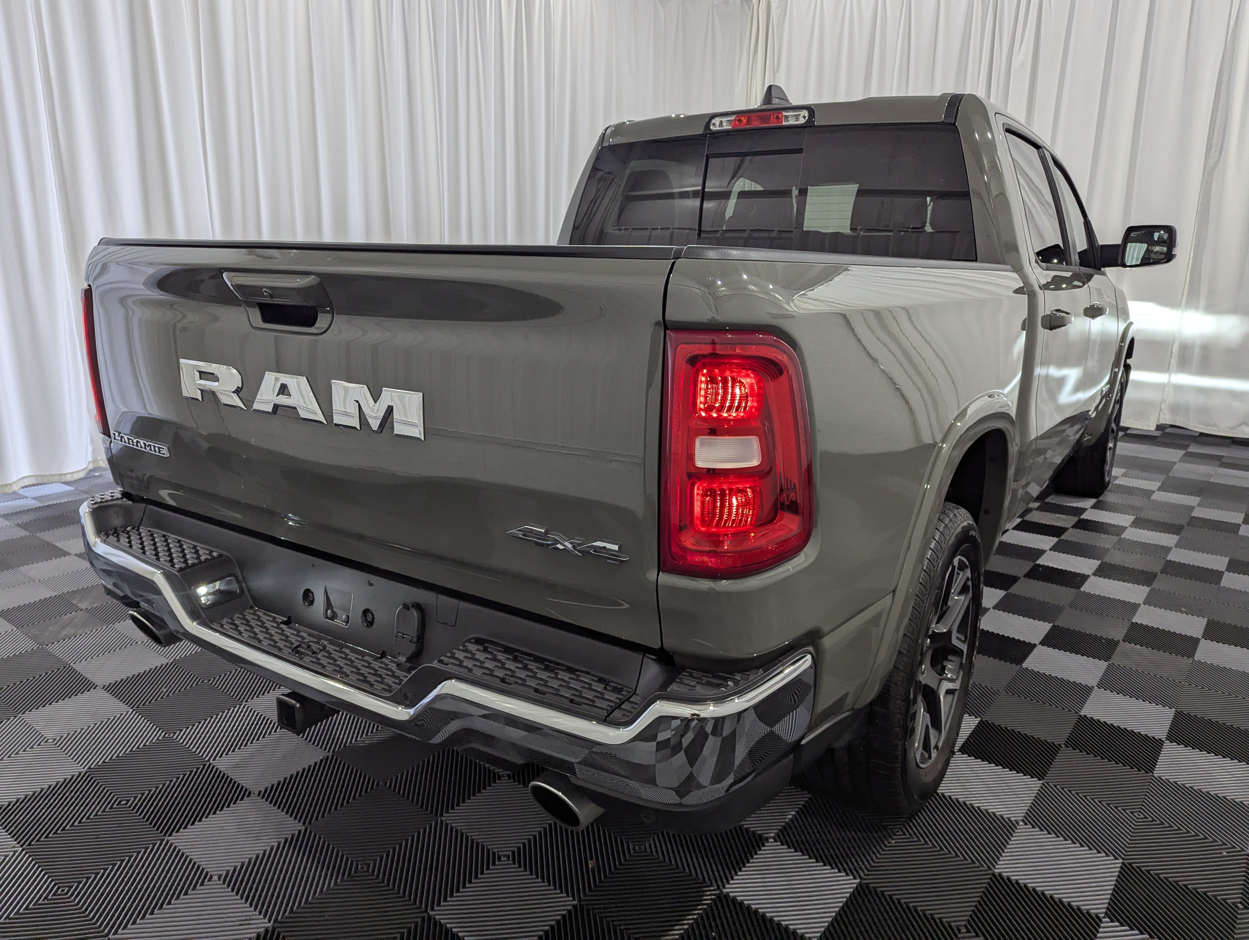 2026 RAM 1500 Laramie Crew Cab 4x4 5'7' Box