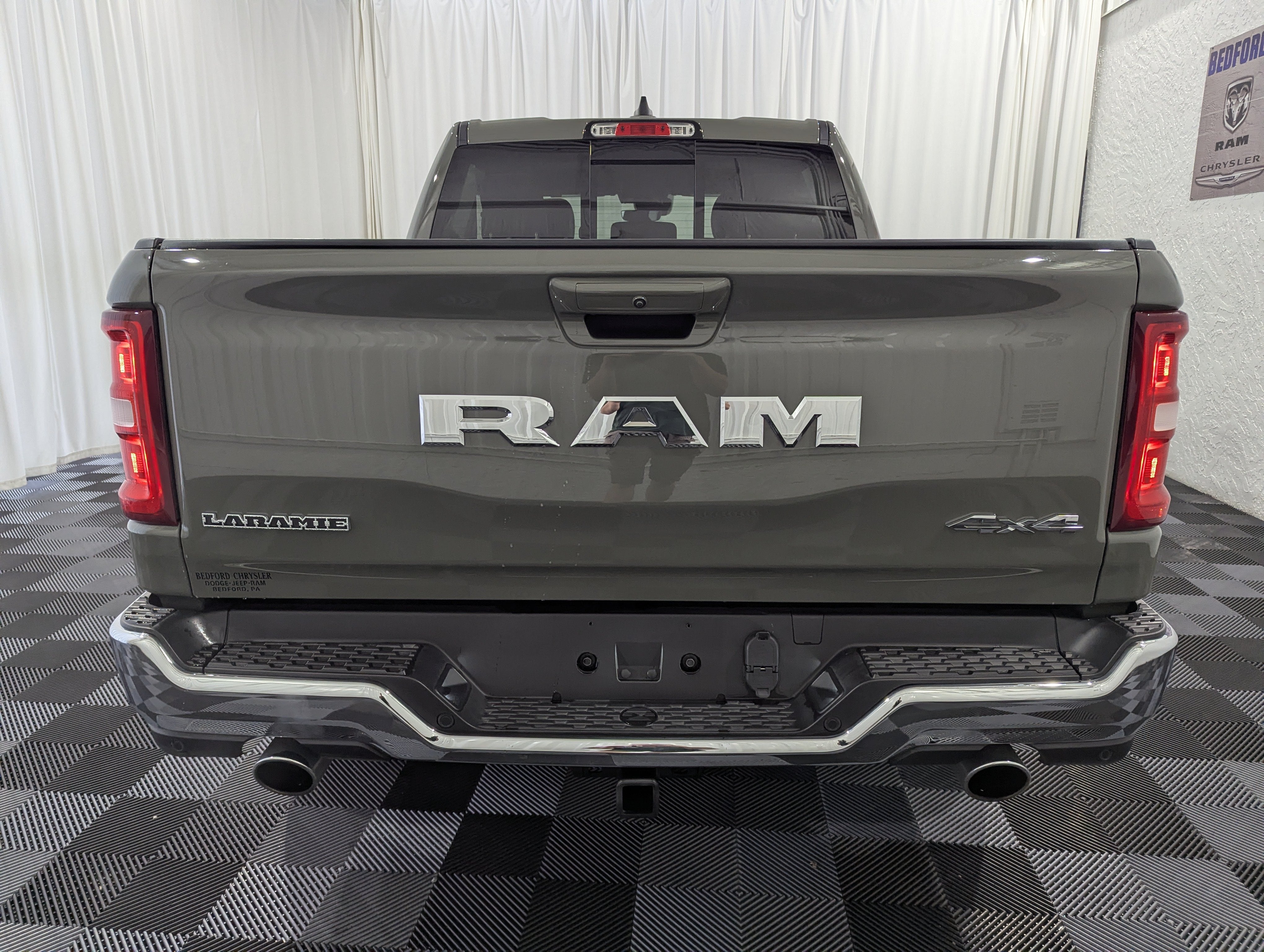 2026 RAM 1500 Laramie Crew Cab 4x4 5'7' Box