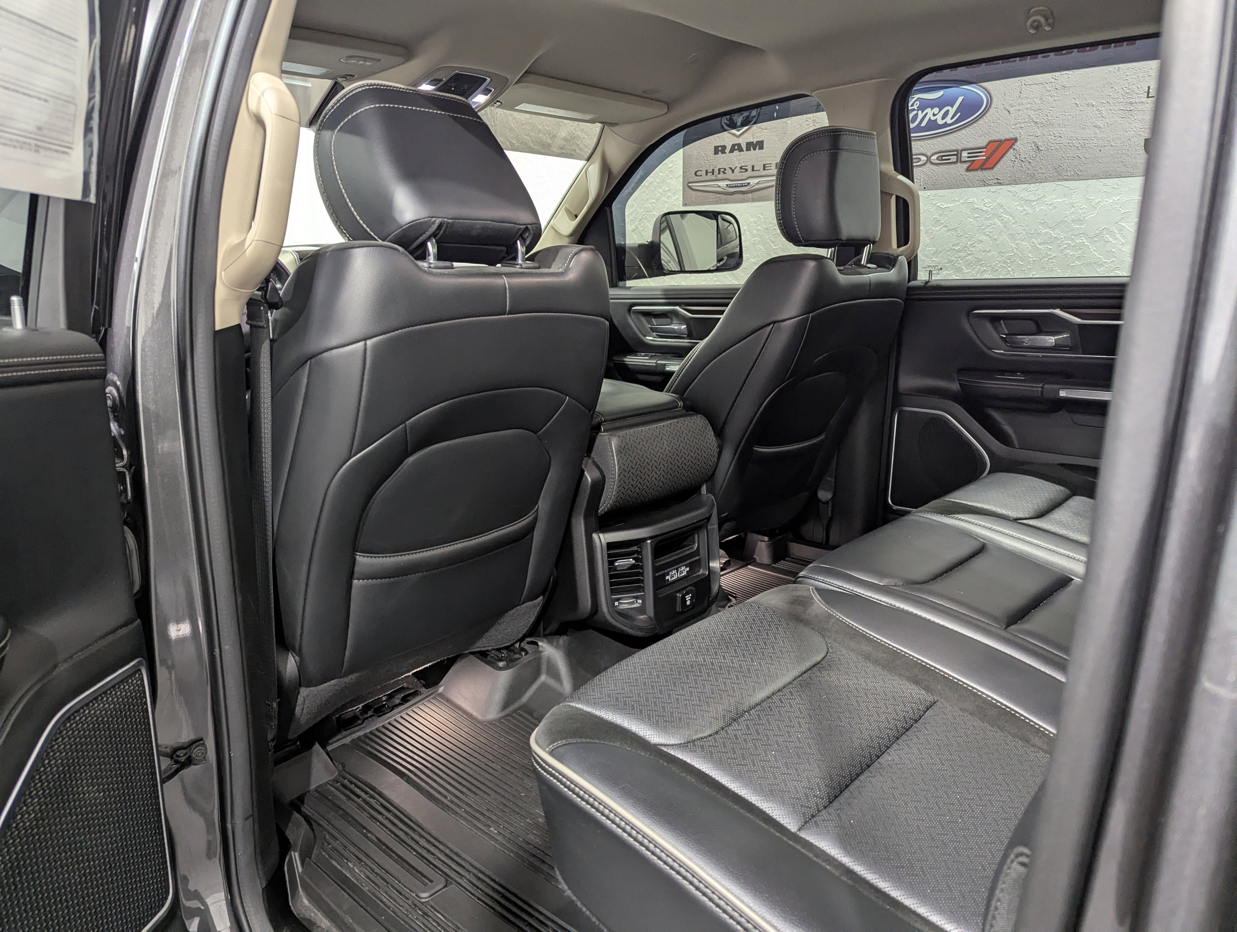 2021 RAM 1500 Laramie Crew Cab 4x4 5'7' Box