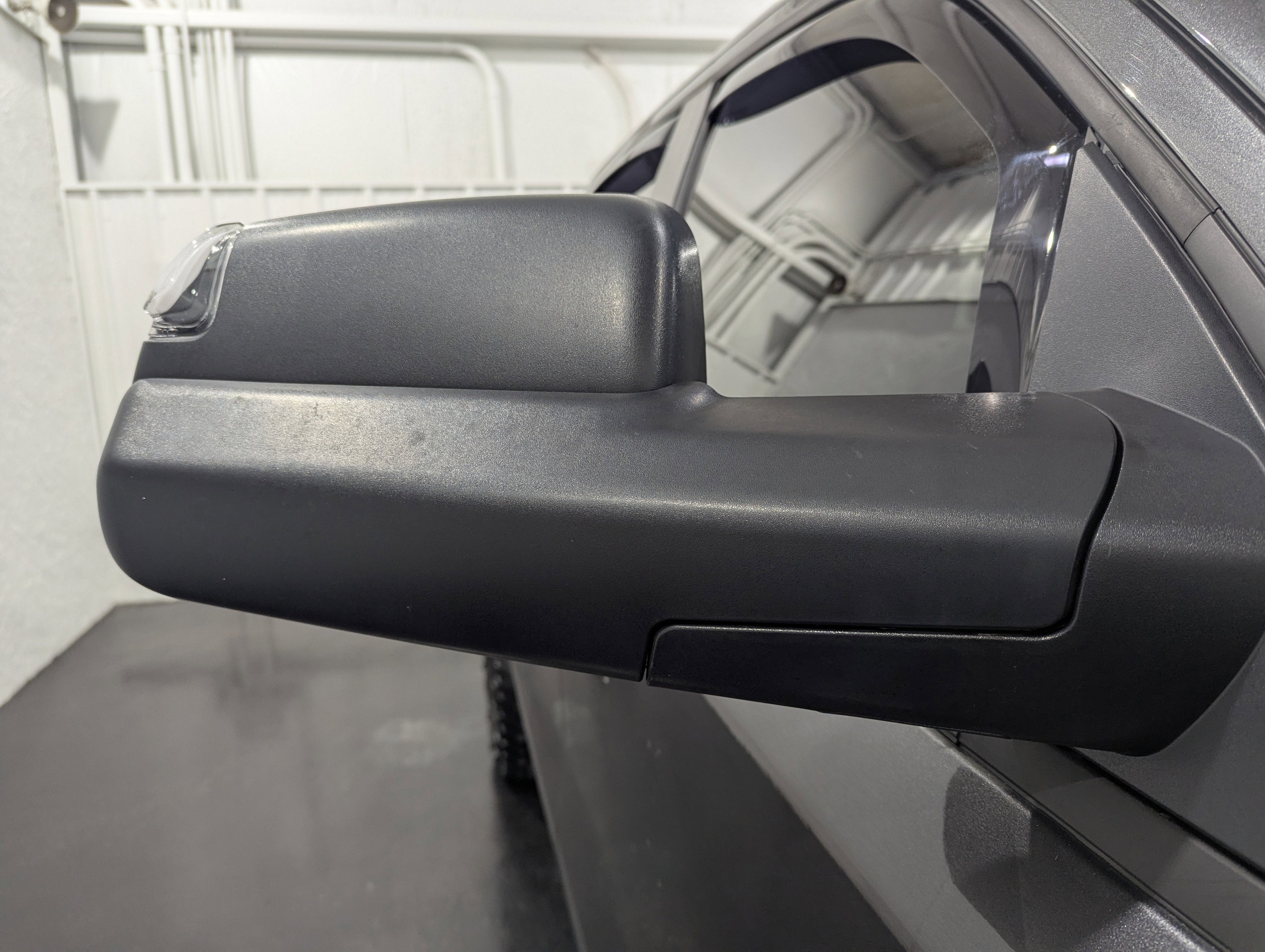 2021 RAM 1500 Laramie Crew Cab 4x4 5'7' Box