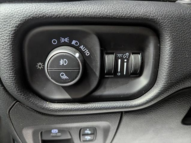 2021 RAM 1500 Laramie Crew Cab 4x4 5'7' Box