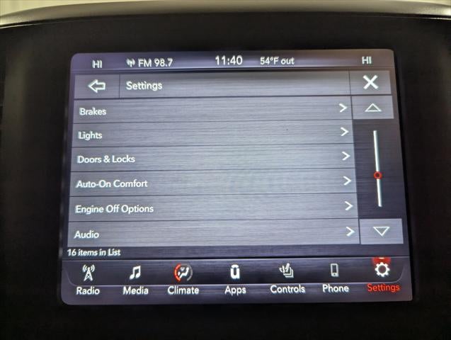 2021 RAM 1500 Laramie Crew Cab 4x4 5'7' Box