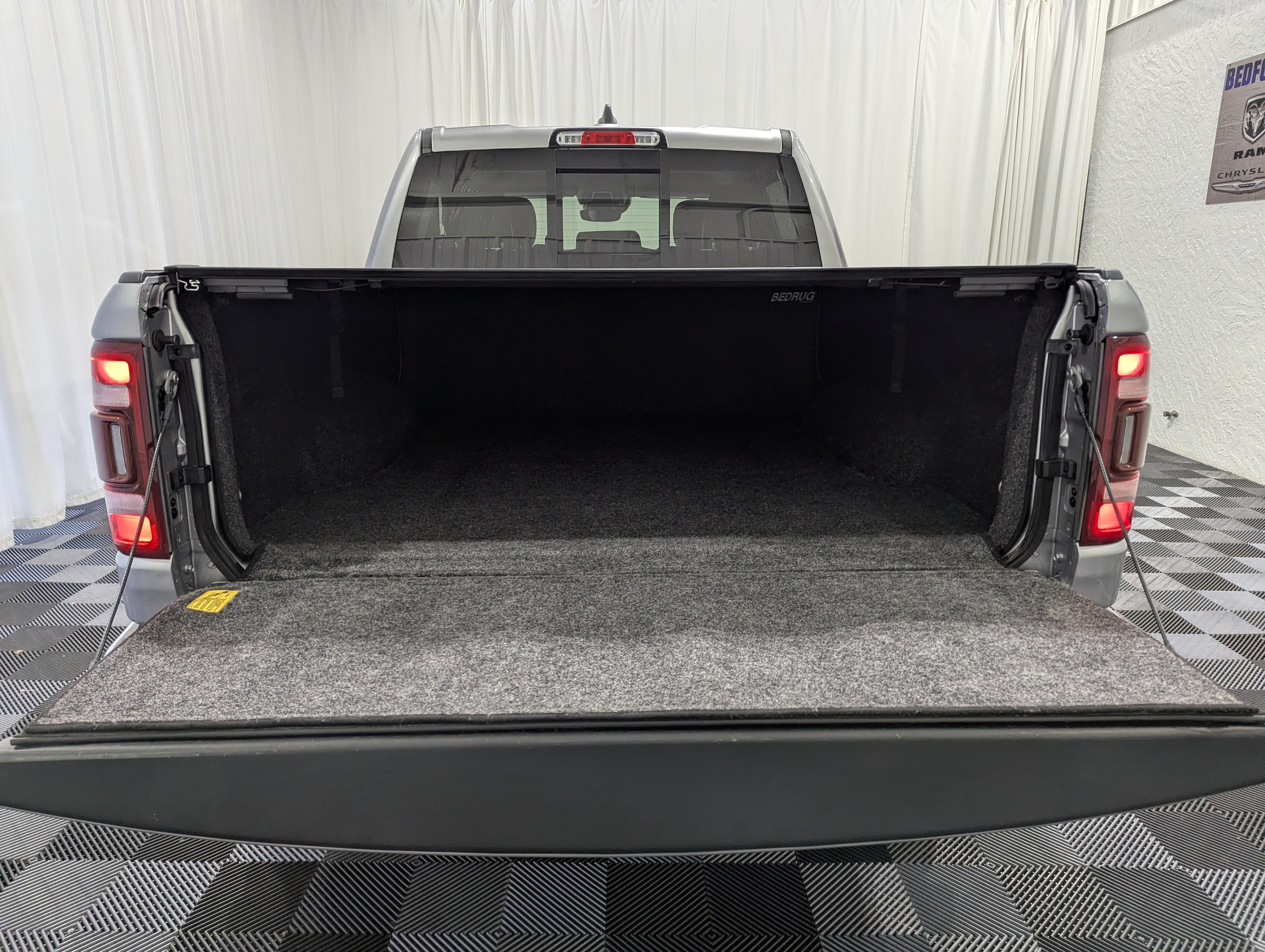 2022 RAM 1500 Laramie Crew Cab 4x4 5'7' Box