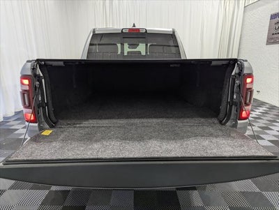 2022 RAM 1500 Laramie Crew Cab 4x4 5'7' Box