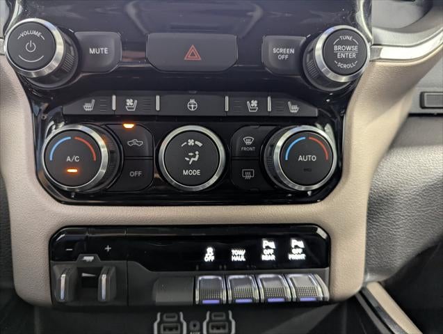 2022 RAM 1500 Laramie Crew Cab 4x4 5'7' Box