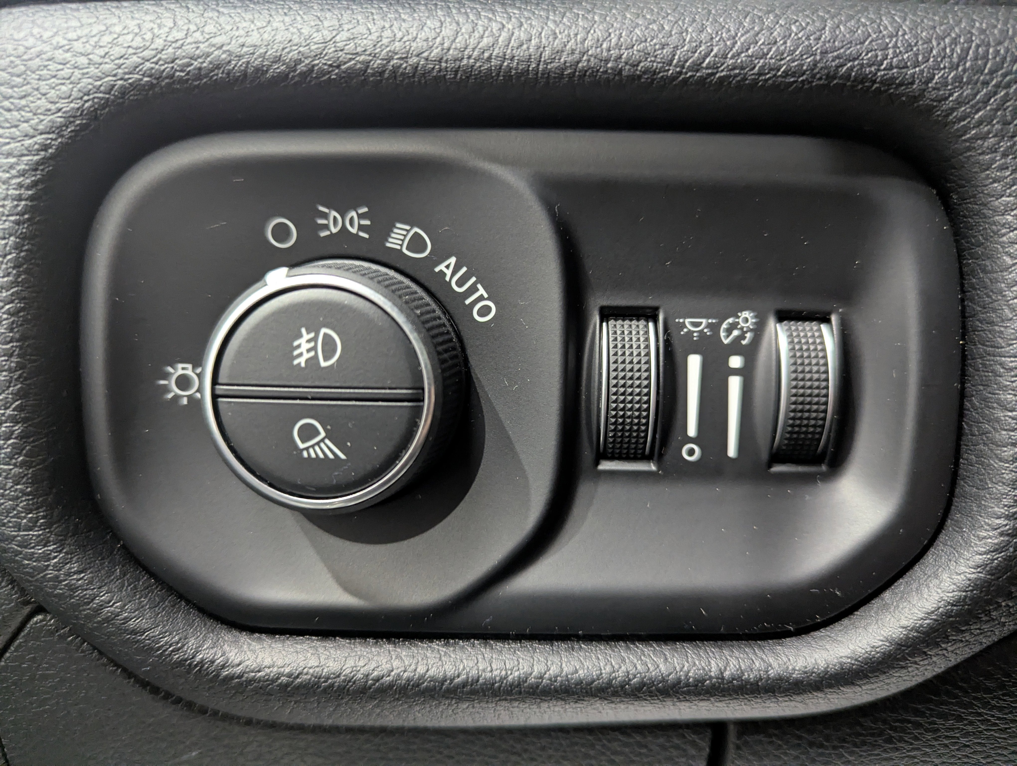 2021 RAM 1500 Laramie Crew Cab 4x4 5'7' Box