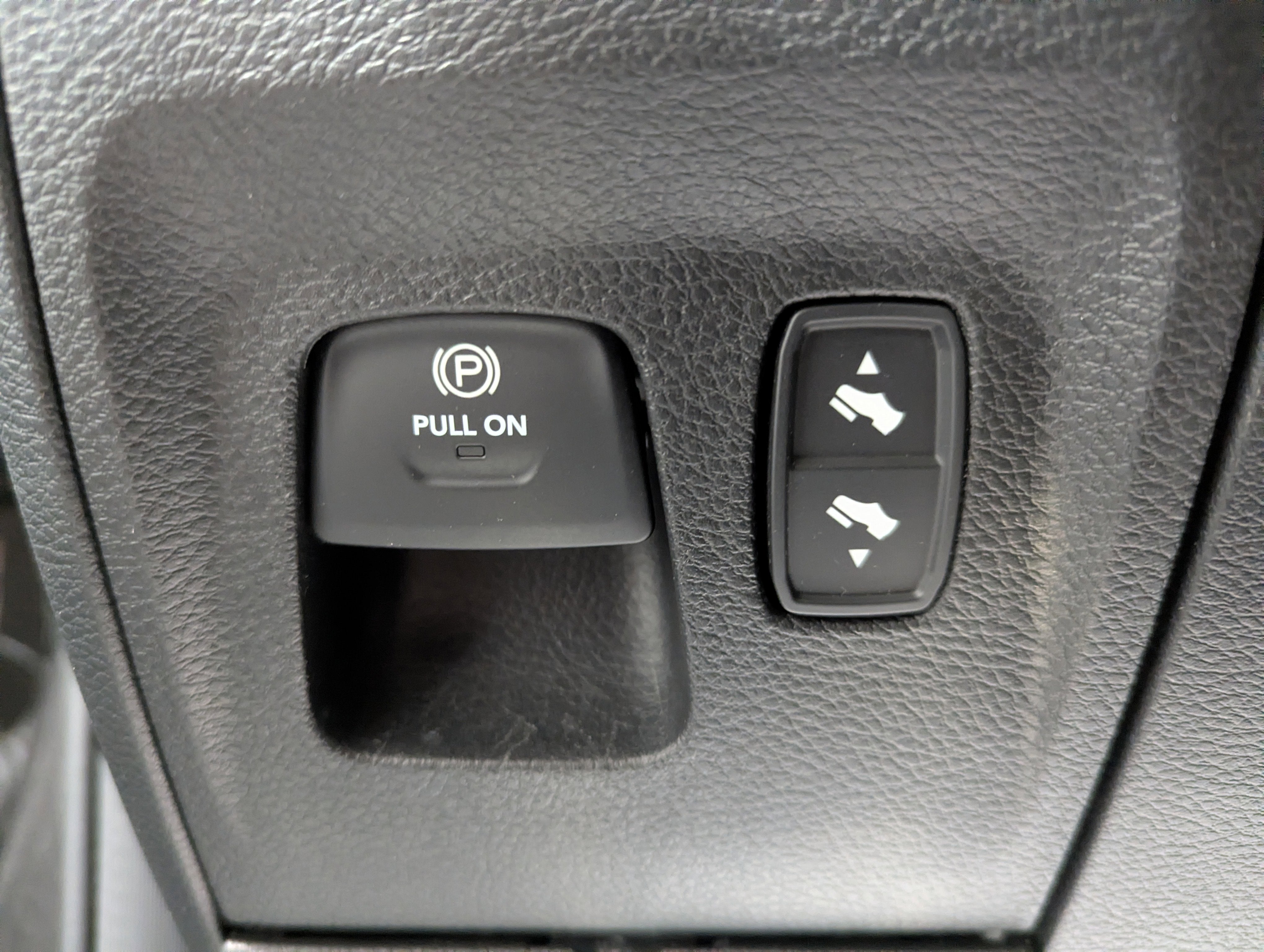 2021 RAM 1500 Laramie Crew Cab 4x4 5'7' Box