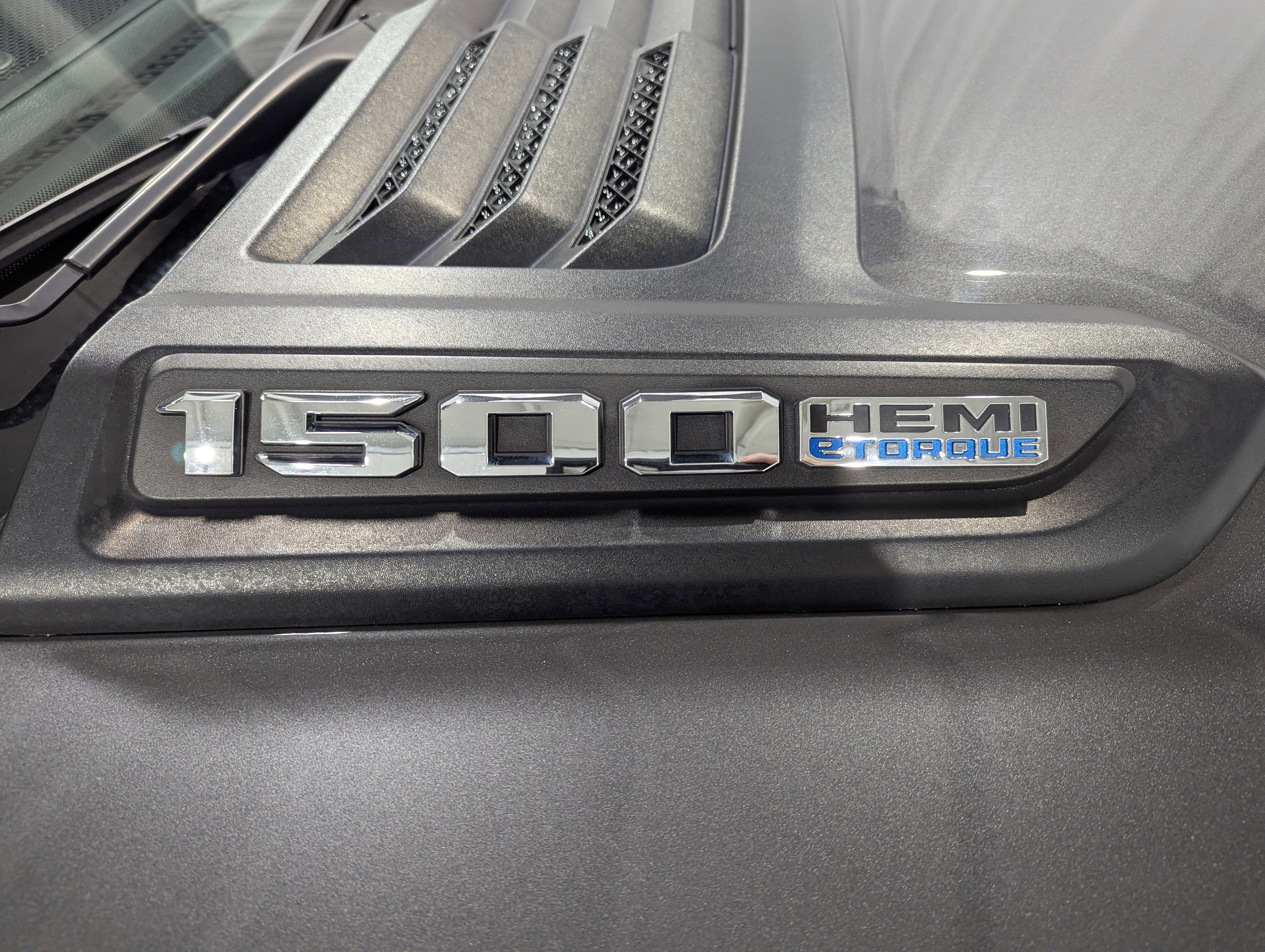 2021 RAM 1500 Laramie Crew Cab 4x4 5'7' Box