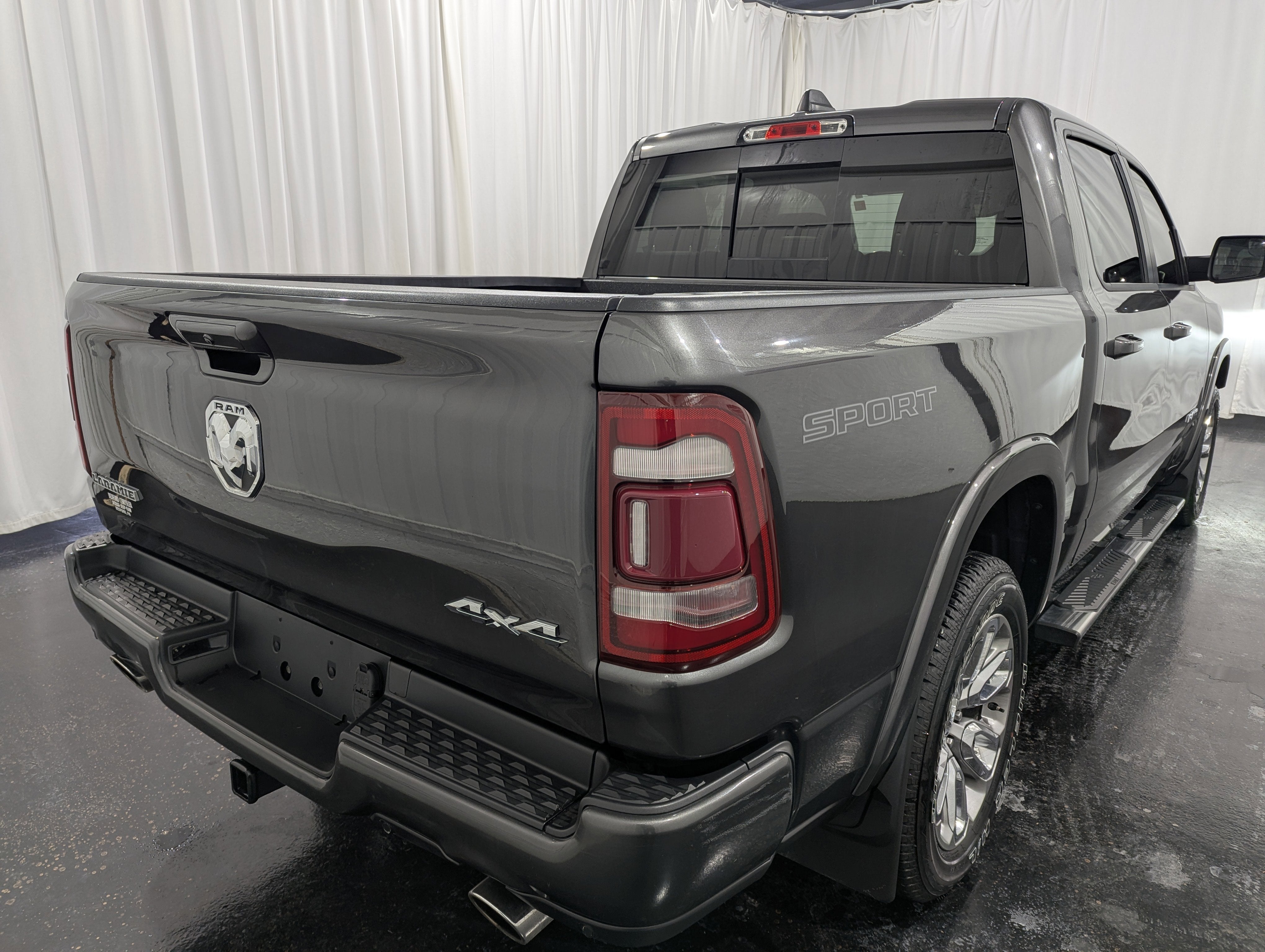 2021 RAM 1500 Laramie Crew Cab 4x4 5'7' Box