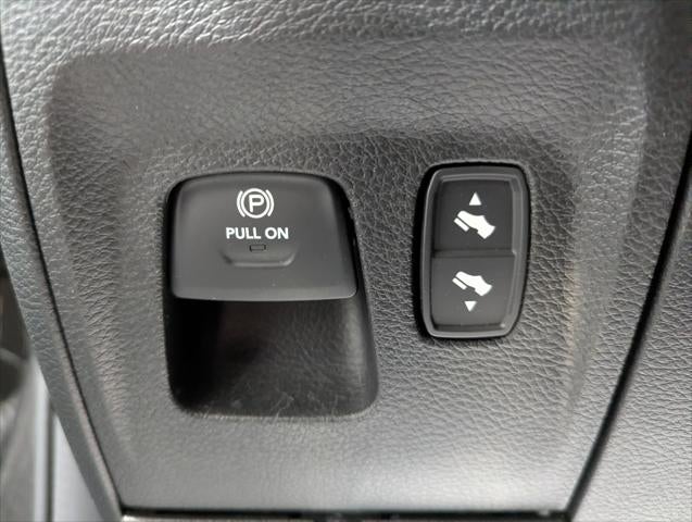 2021 RAM 1500 Laramie Crew Cab 4x4 5'7' Box