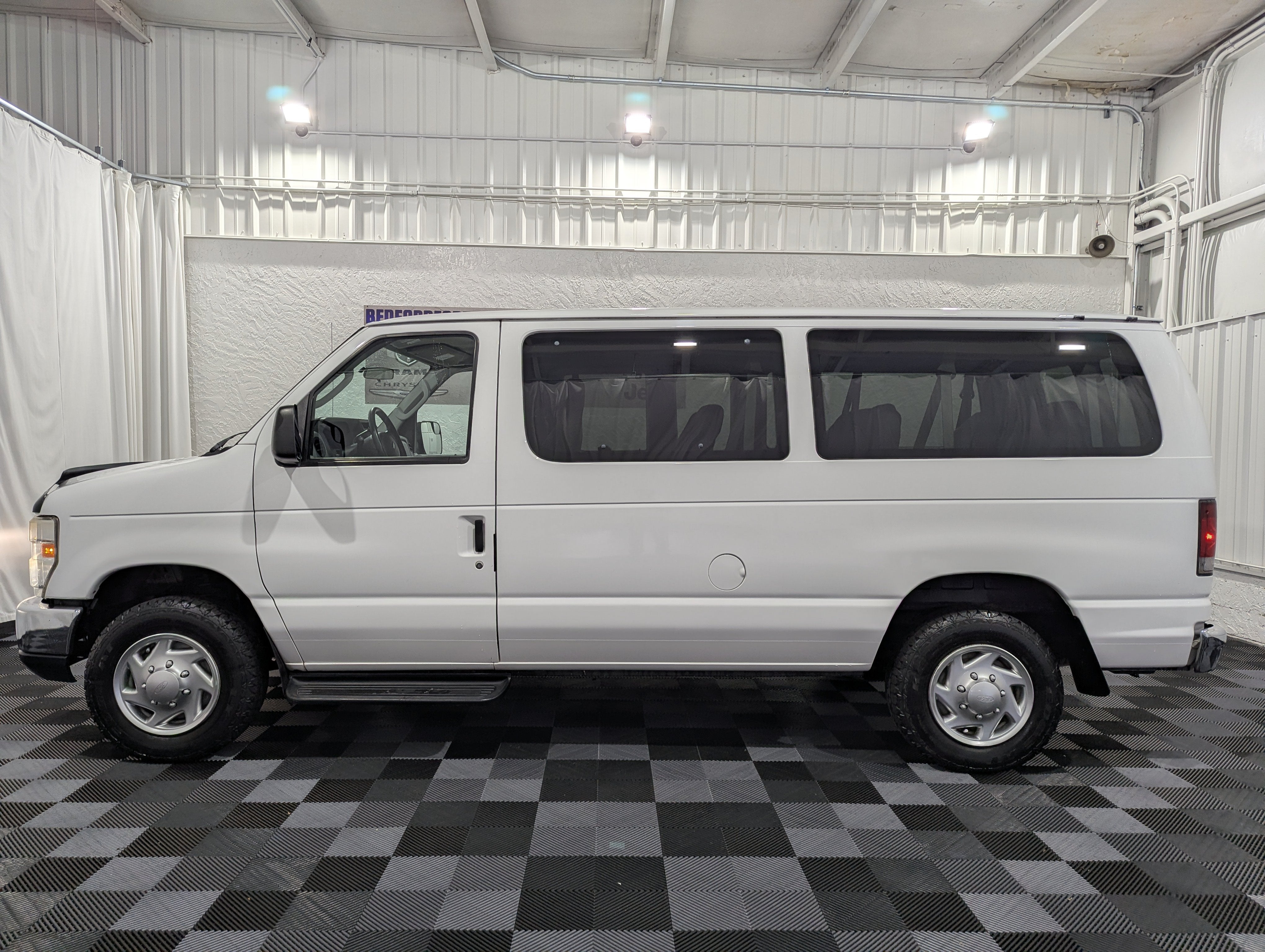 2010 Ford E-350 Super Duty XL
