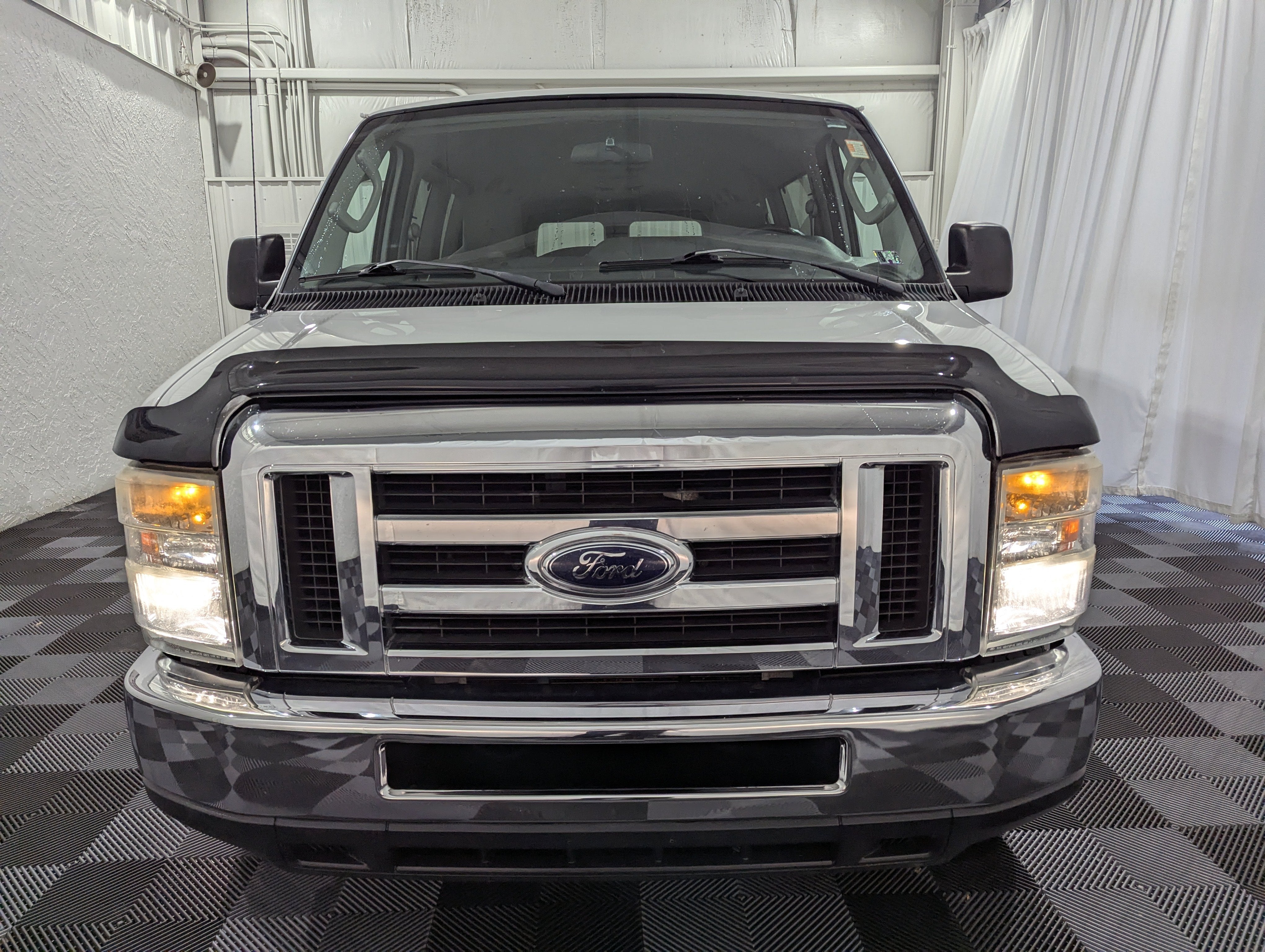 2010 Ford E-350 Super Duty XL