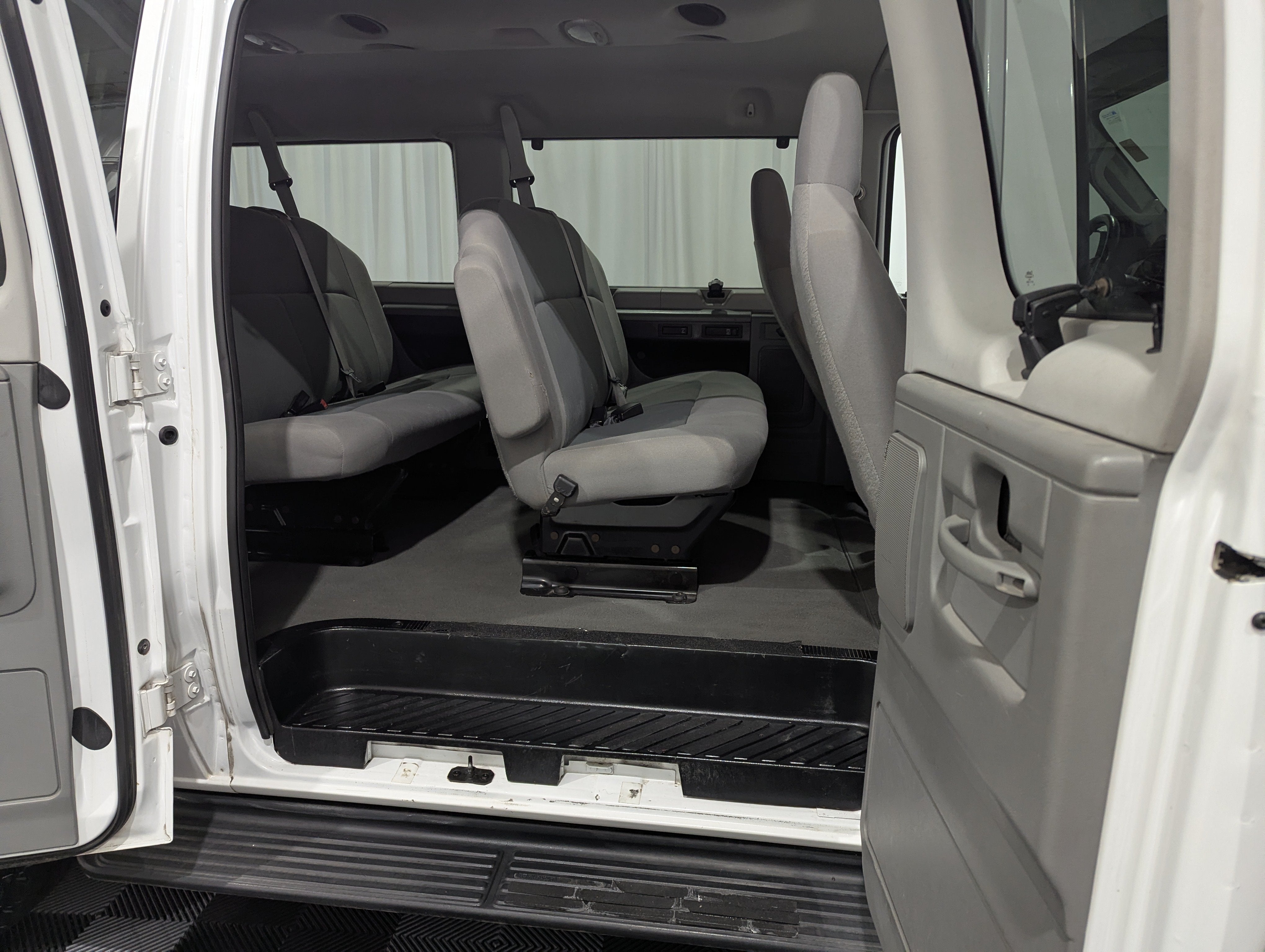 2010 Ford E-350 Super Duty XL