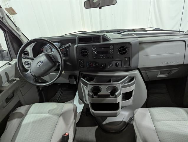 2010 Ford E-350 Super Duty XL
