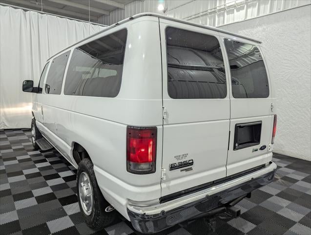 2010 Ford E-350 Super Duty XL