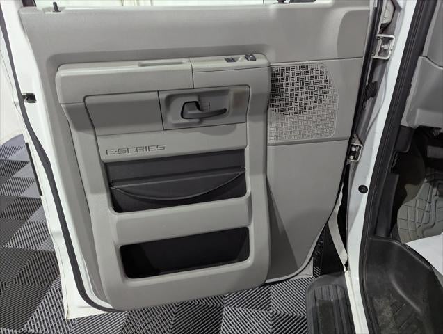 2010 Ford E-350 Super Duty XL