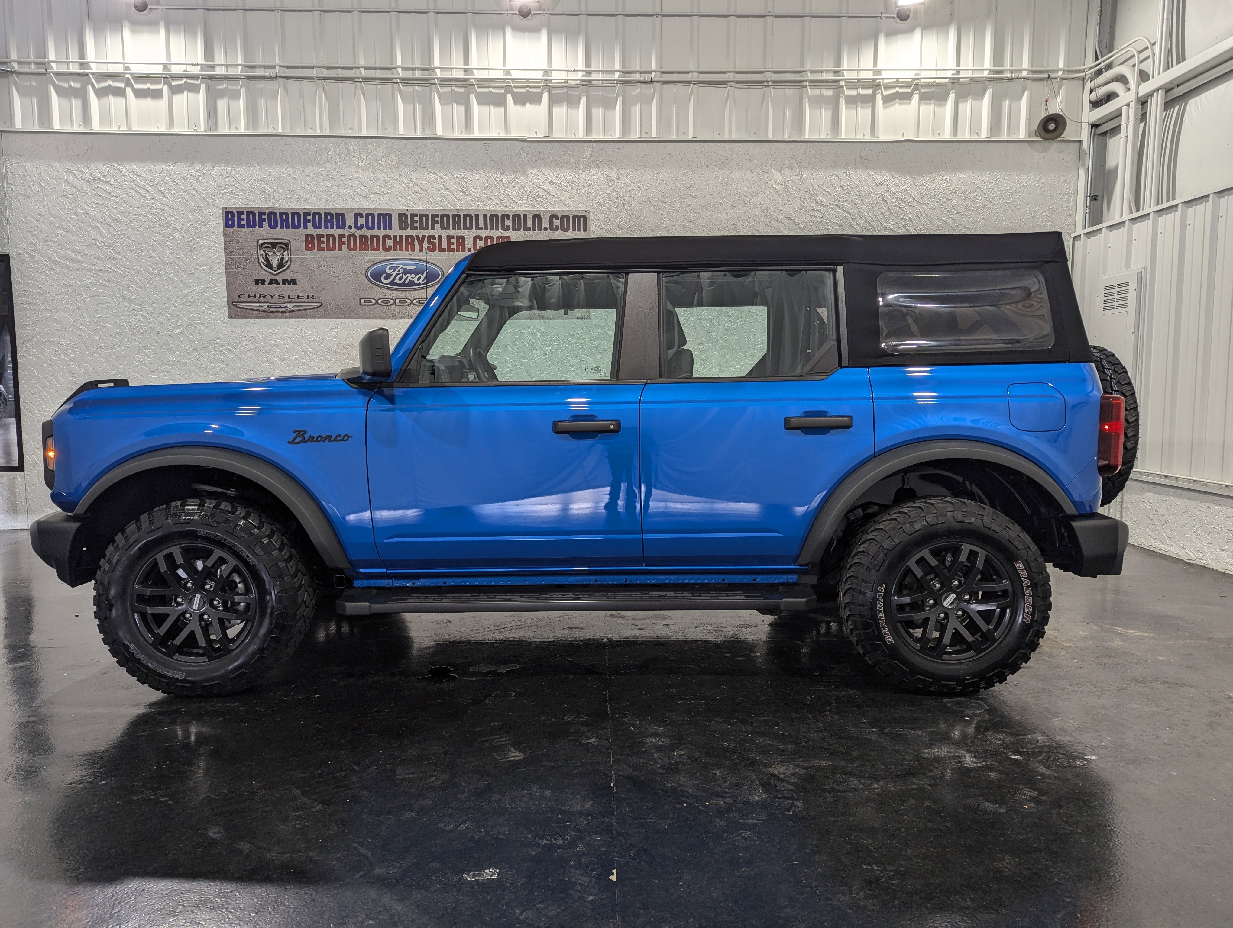 2023 Ford Bronco Base