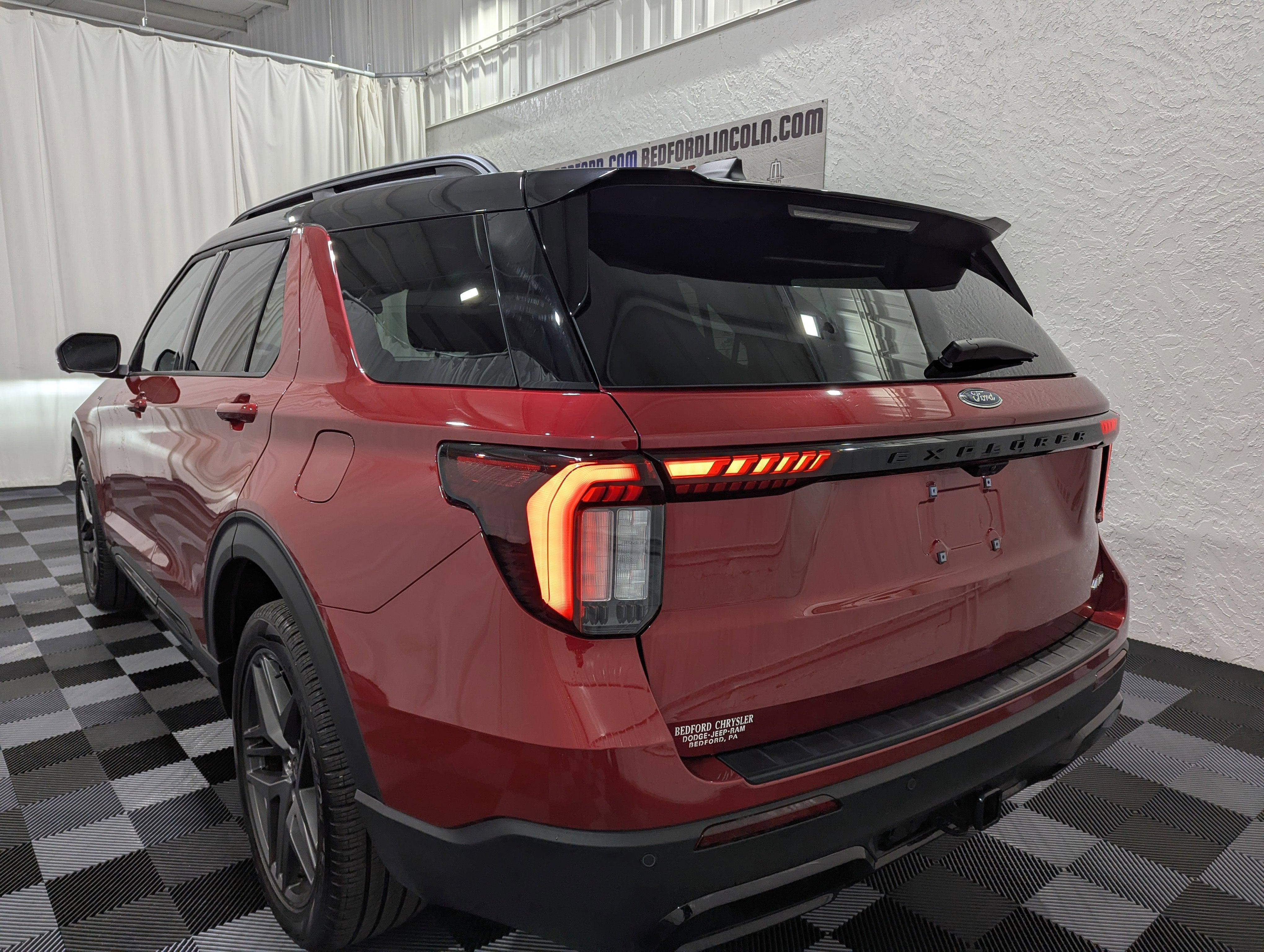 2025 Ford Explorer ST-Line