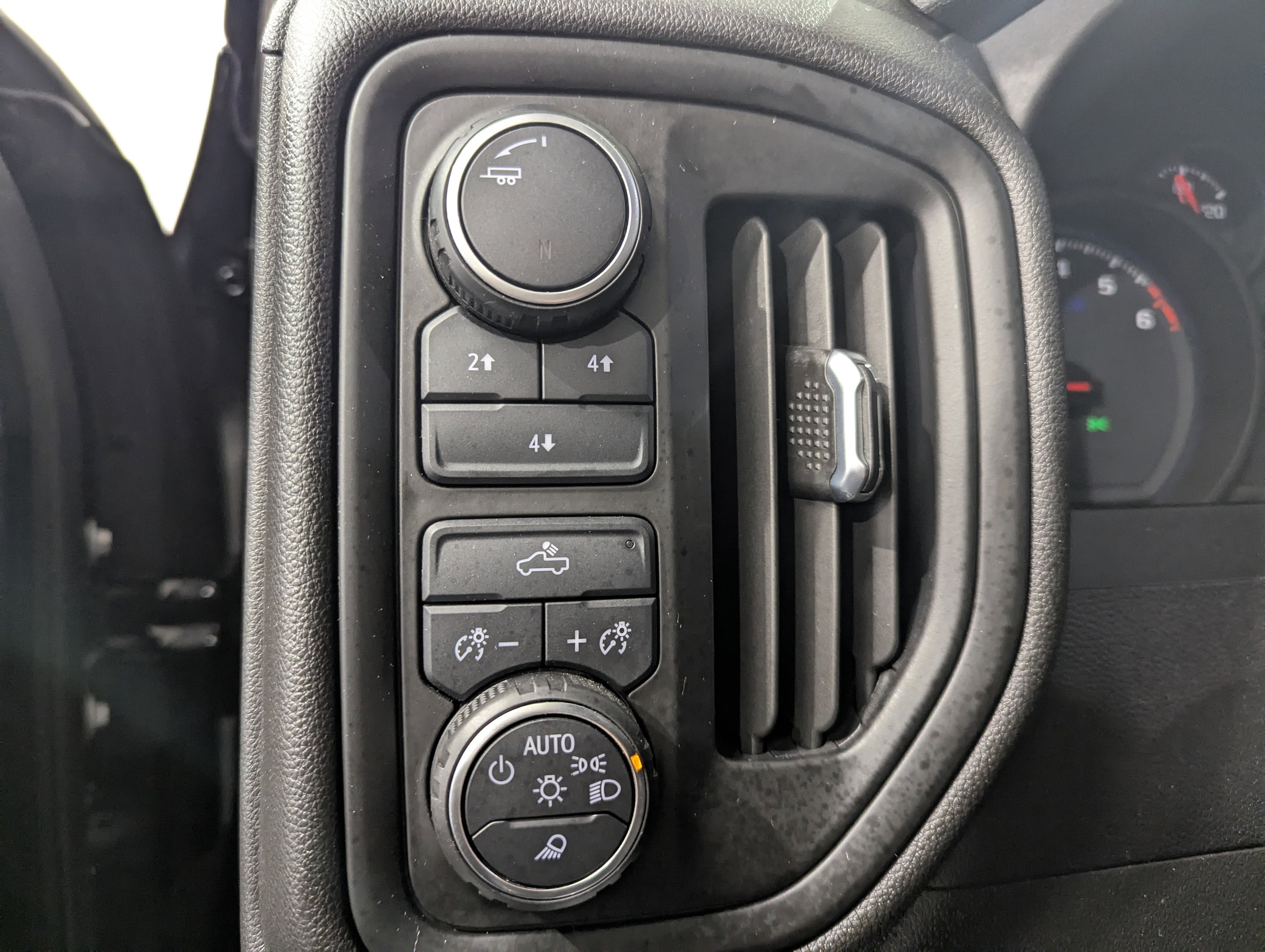 2023 Chevrolet Silverado 2500HD 4WD Crew Cab Standard Bed Custom