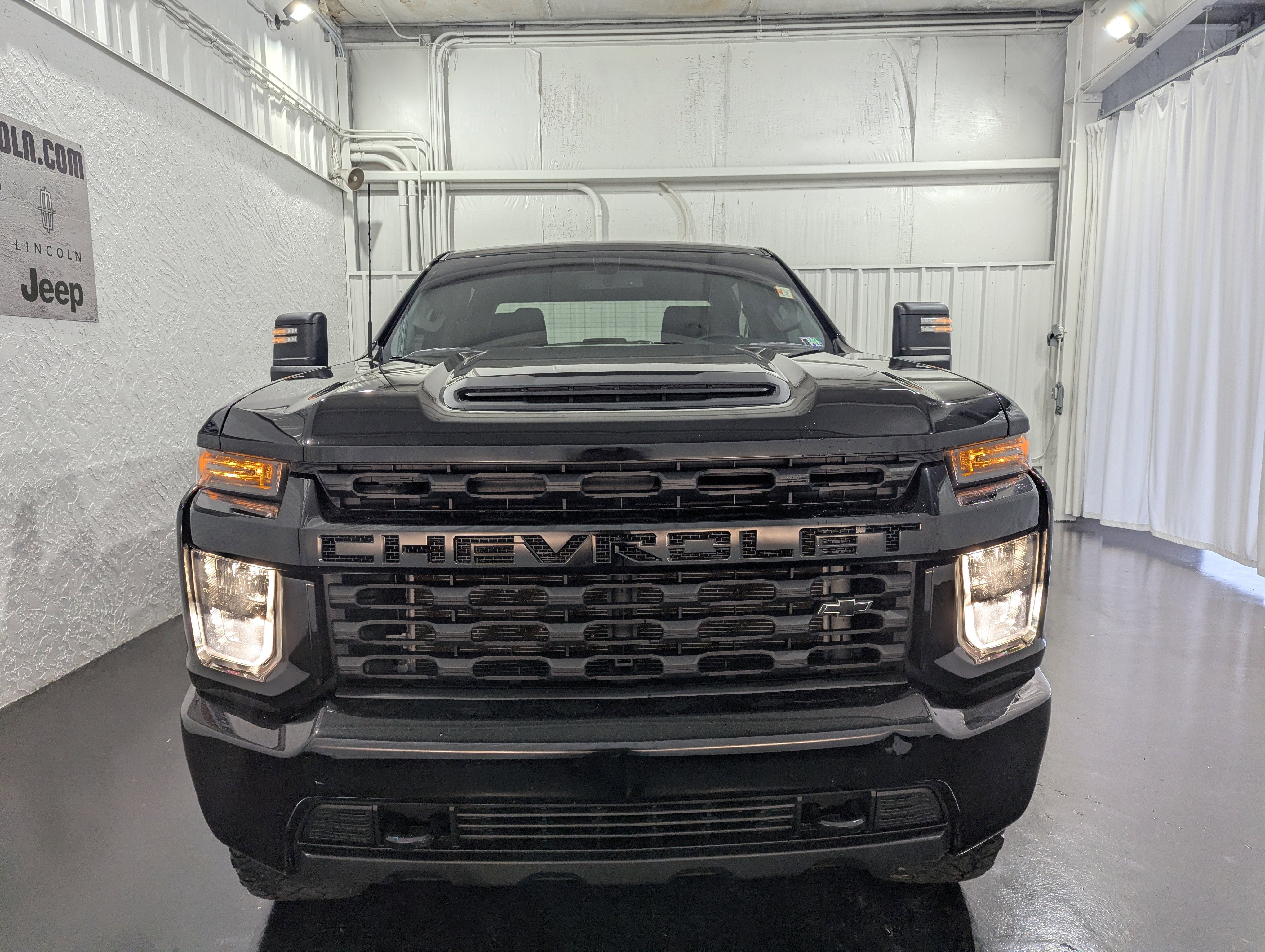 2023 Chevrolet Silverado 2500HD 4WD Crew Cab Standard Bed Custom