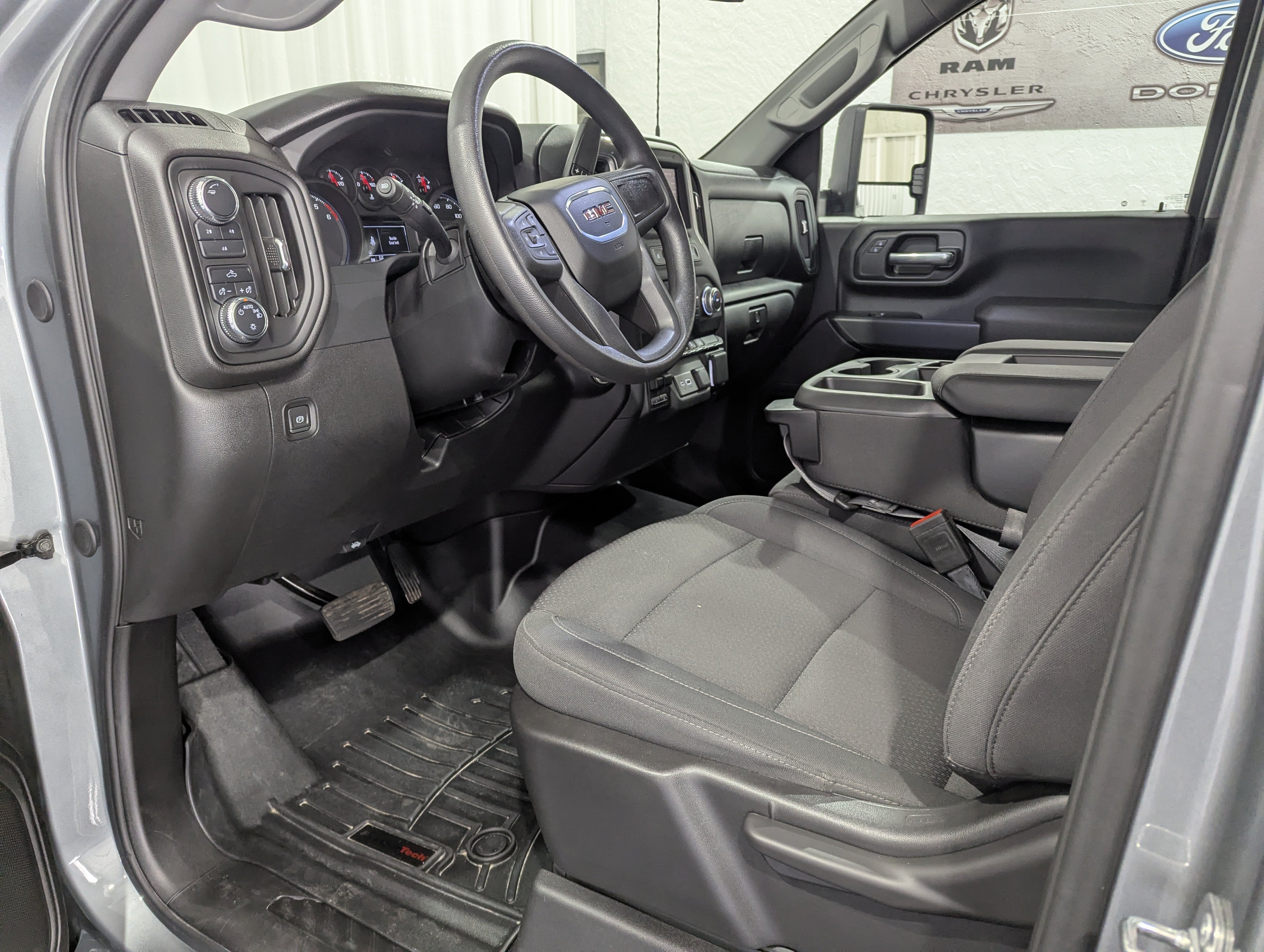 2024 GMC Sierra 3500HD 4WD Crew Cab Long Bed Pro
