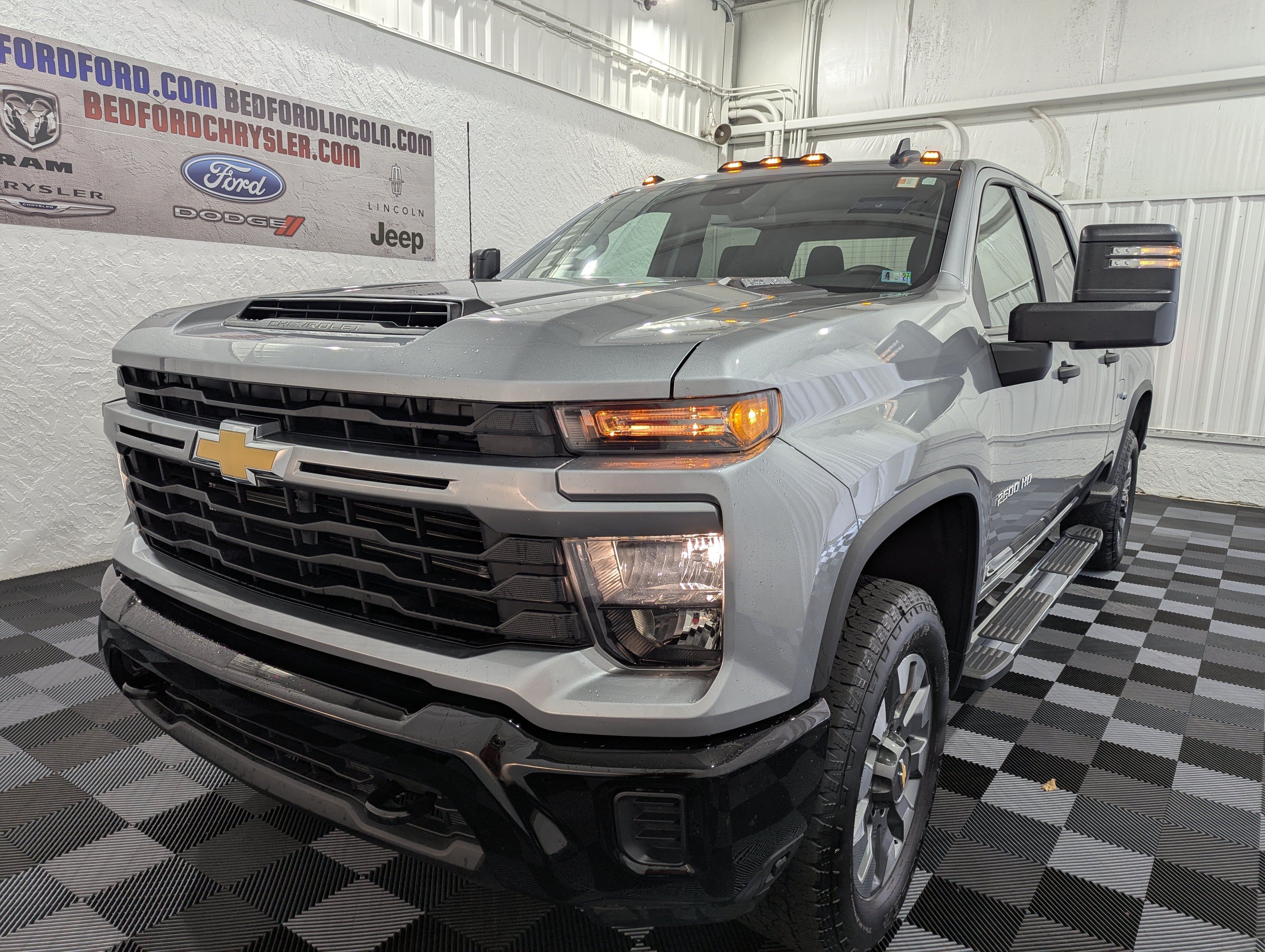 2024 Chevrolet Silverado 2500HD 4WD Crew Cab Standard Bed Custom