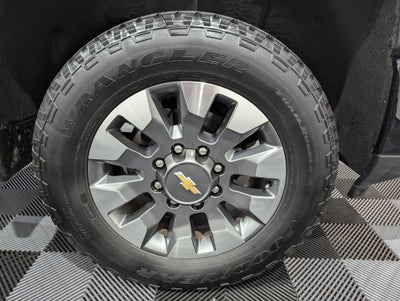 2024 Chevrolet Silverado 2500HD 4WD Crew Cab Standard Bed Custom