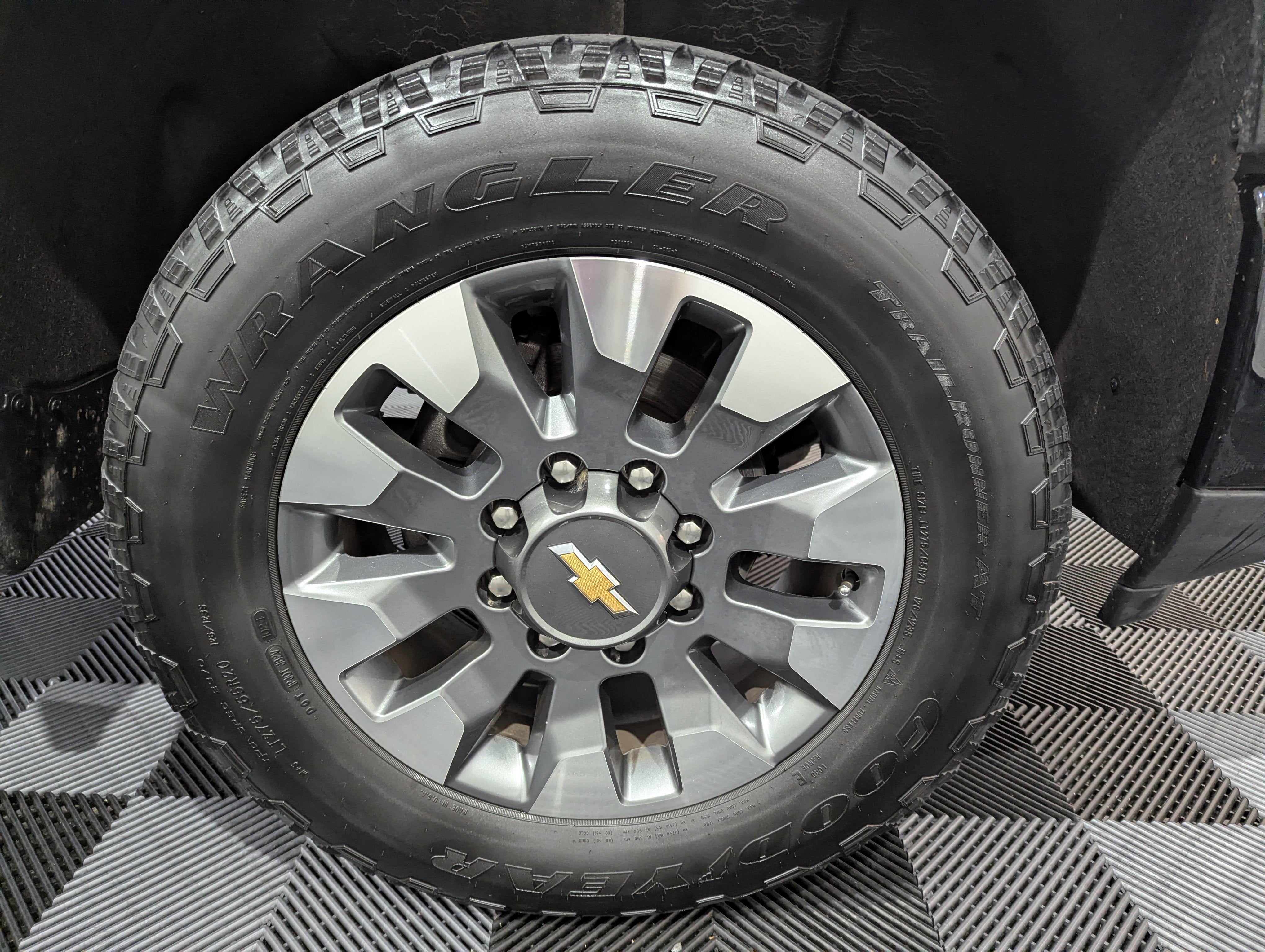 2024 Chevrolet Silverado 2500HD 4WD Crew Cab Standard Bed Custom