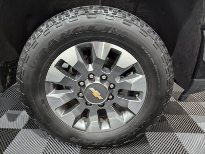 2024 Chevrolet Silverado 2500HD 4WD Crew Cab Standard Bed Custom