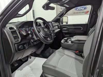 2024 RAM 3500 Big Horn Crew Cab 4x4 8' Box
