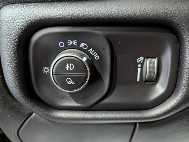 2024 RAM 3500 Big Horn Crew Cab 4x4 8' Box