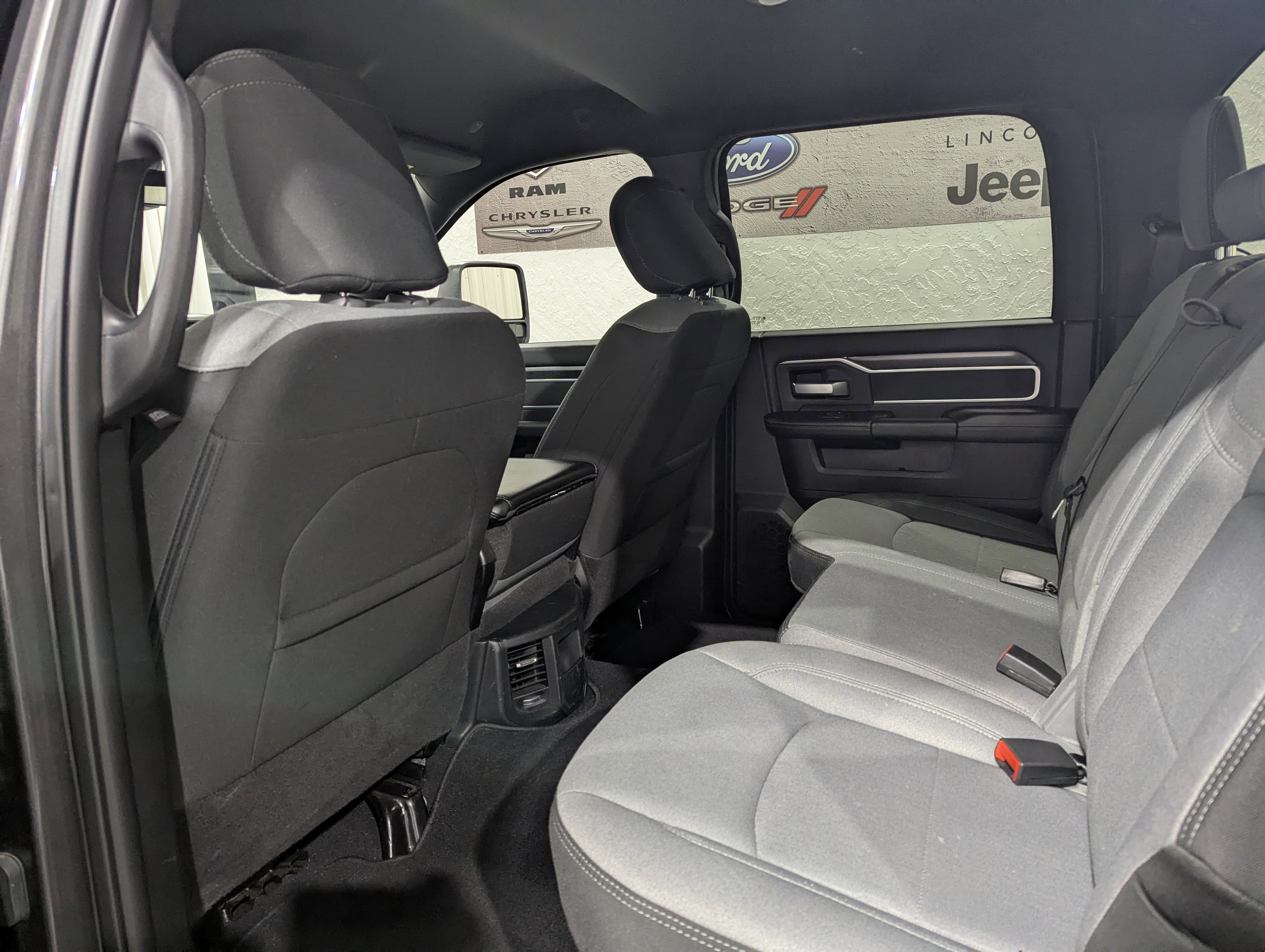 2024 RAM 3500 Big Horn Crew Cab 4x4 8' Box