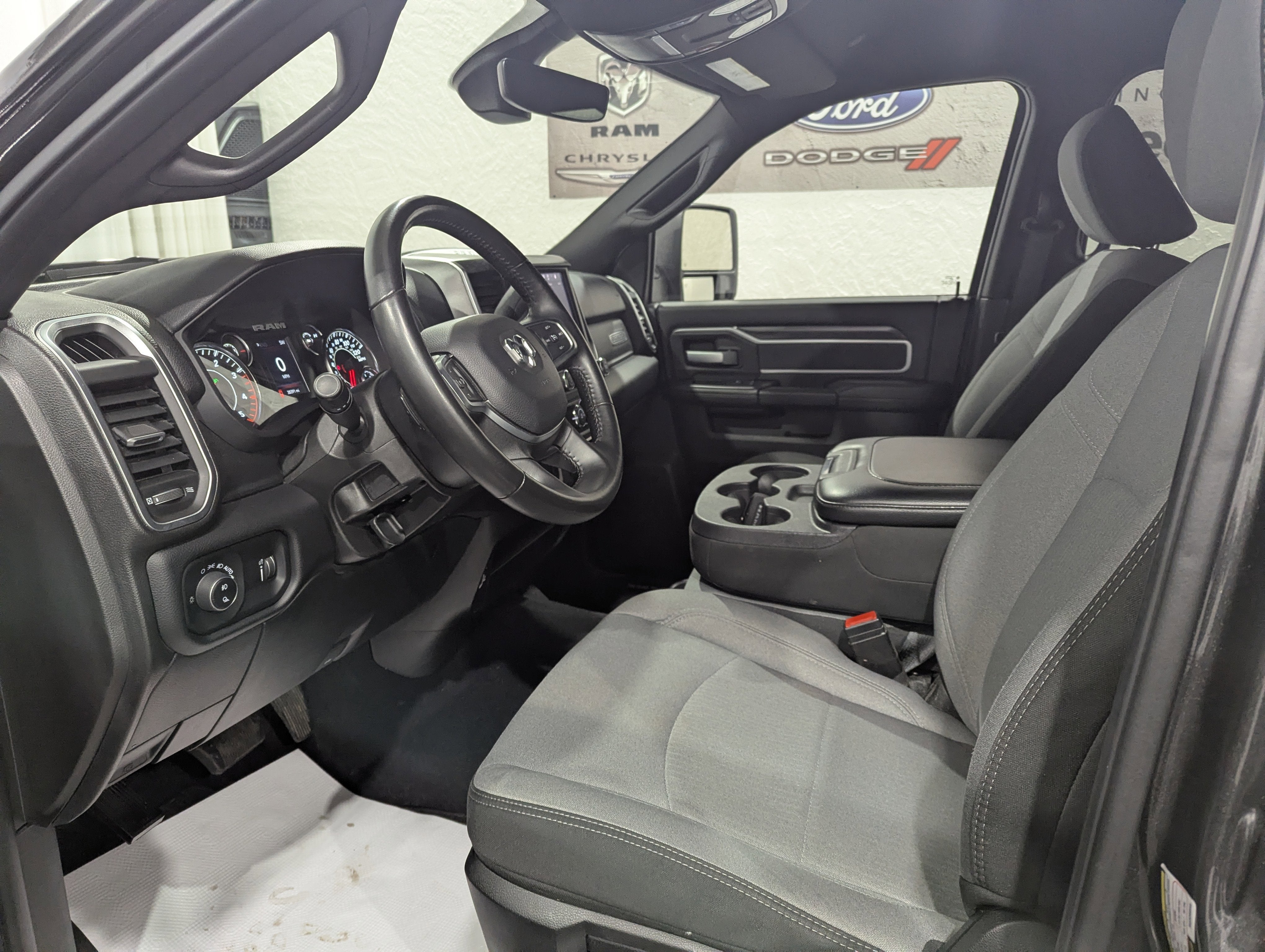 2024 RAM 3500 Big Horn Crew Cab 4x4 8' Box