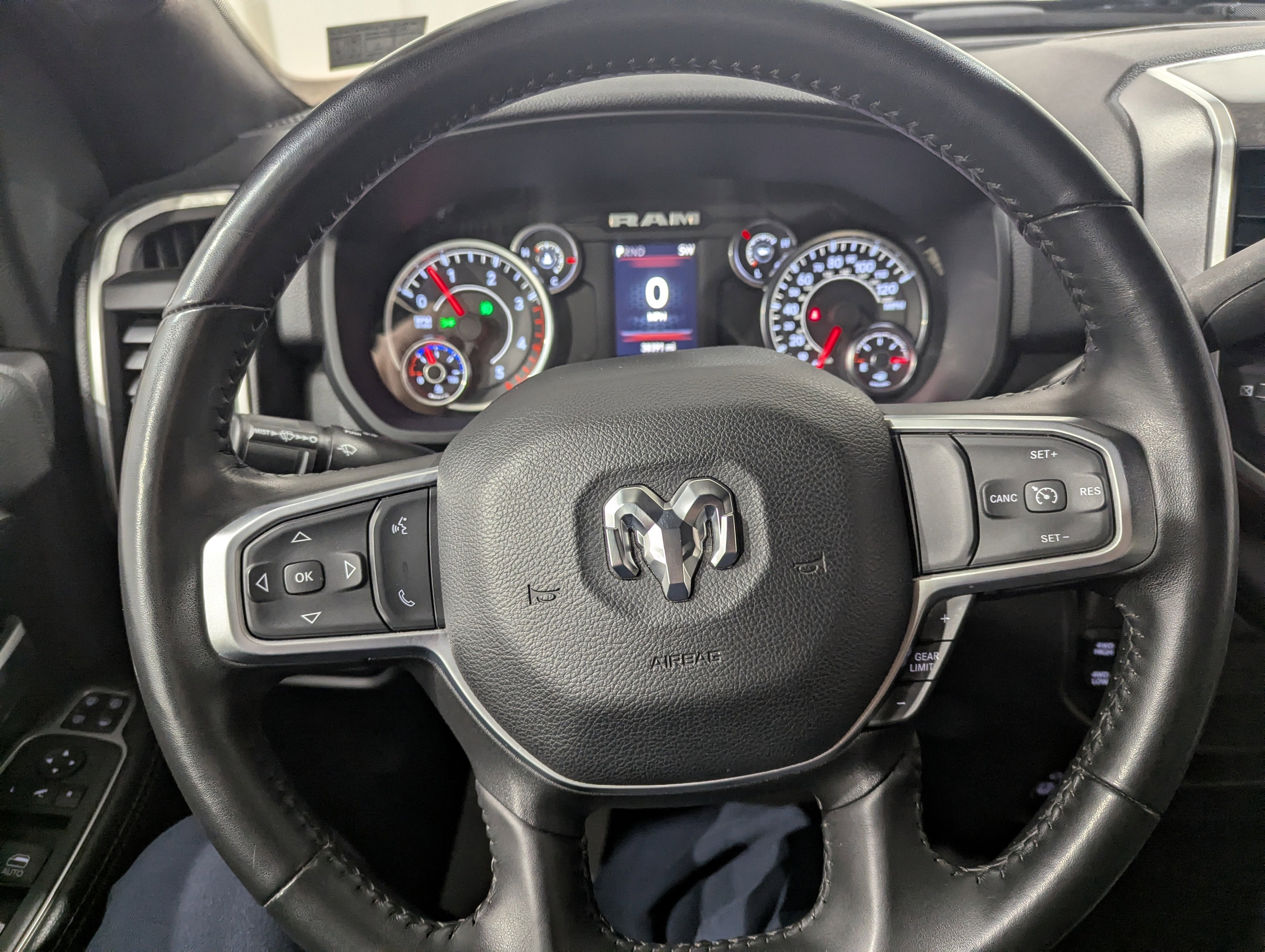 2024 RAM 3500 Big Horn Crew Cab 4x4 8' Box