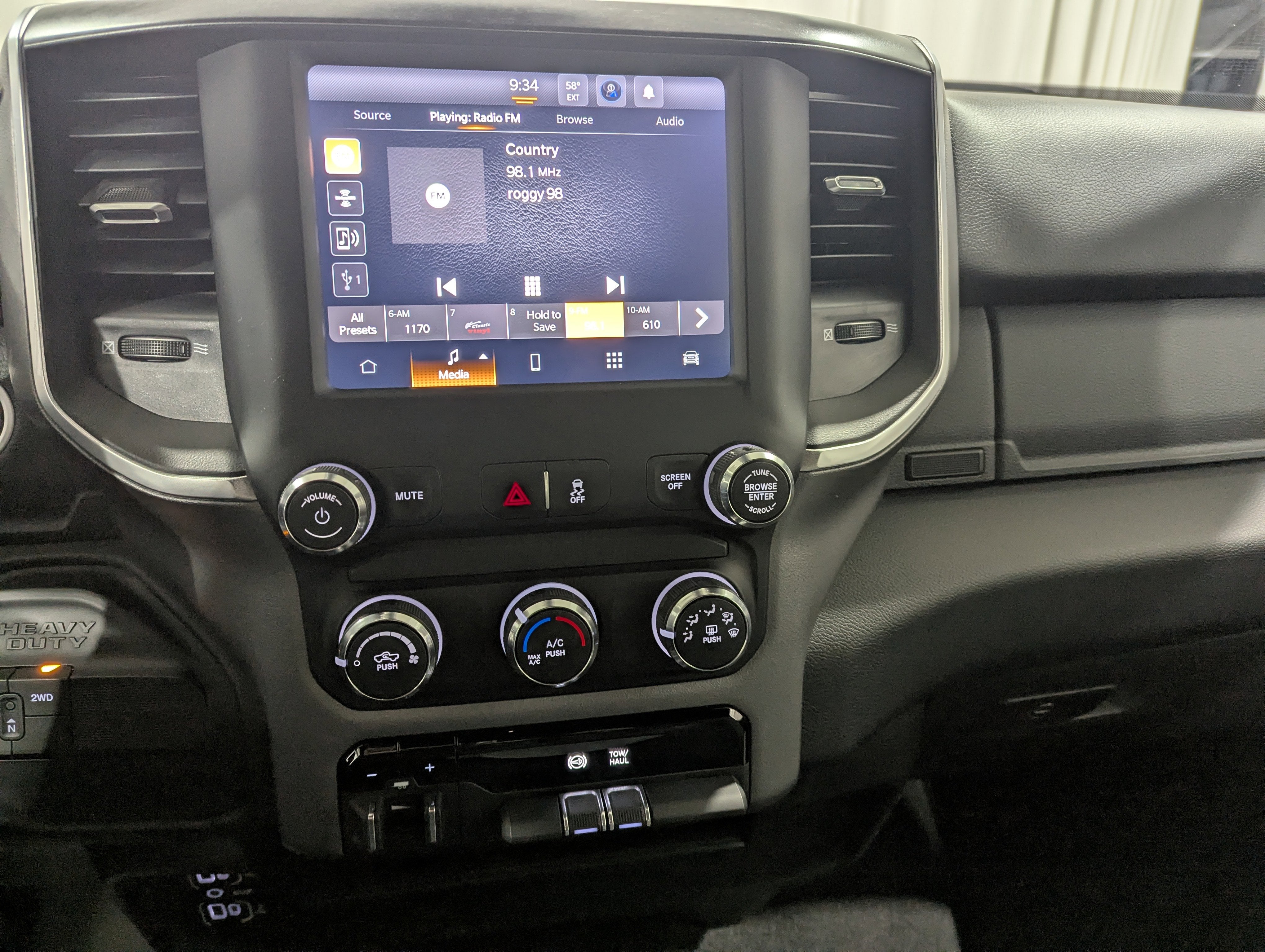 2024 RAM 3500 Big Horn Crew Cab 4x4 8' Box