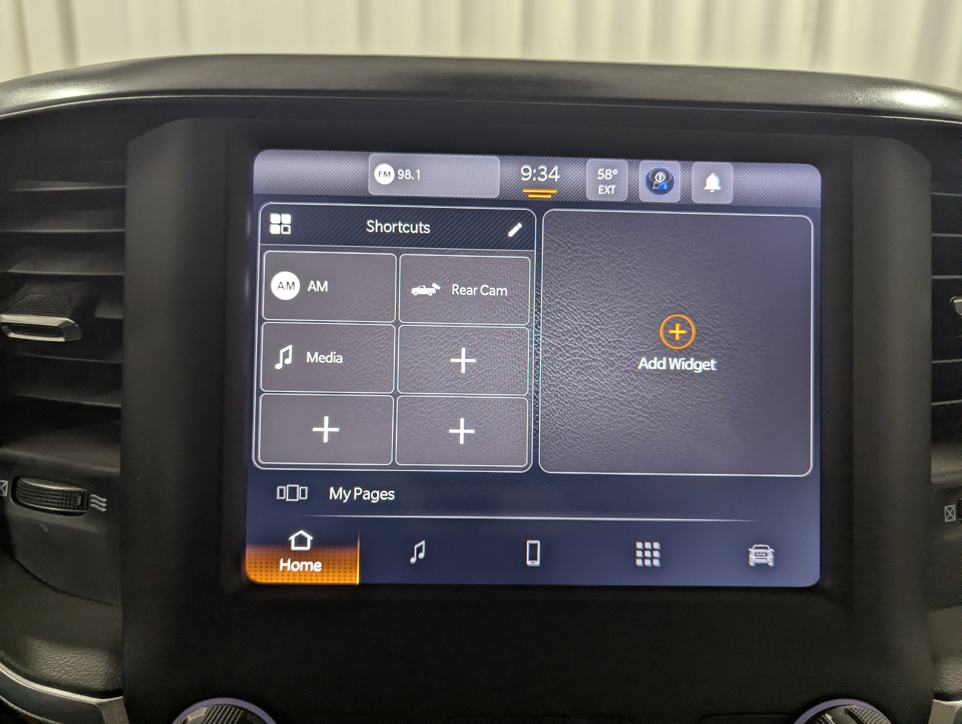 2024 RAM 3500 Big Horn Crew Cab 4x4 8' Box