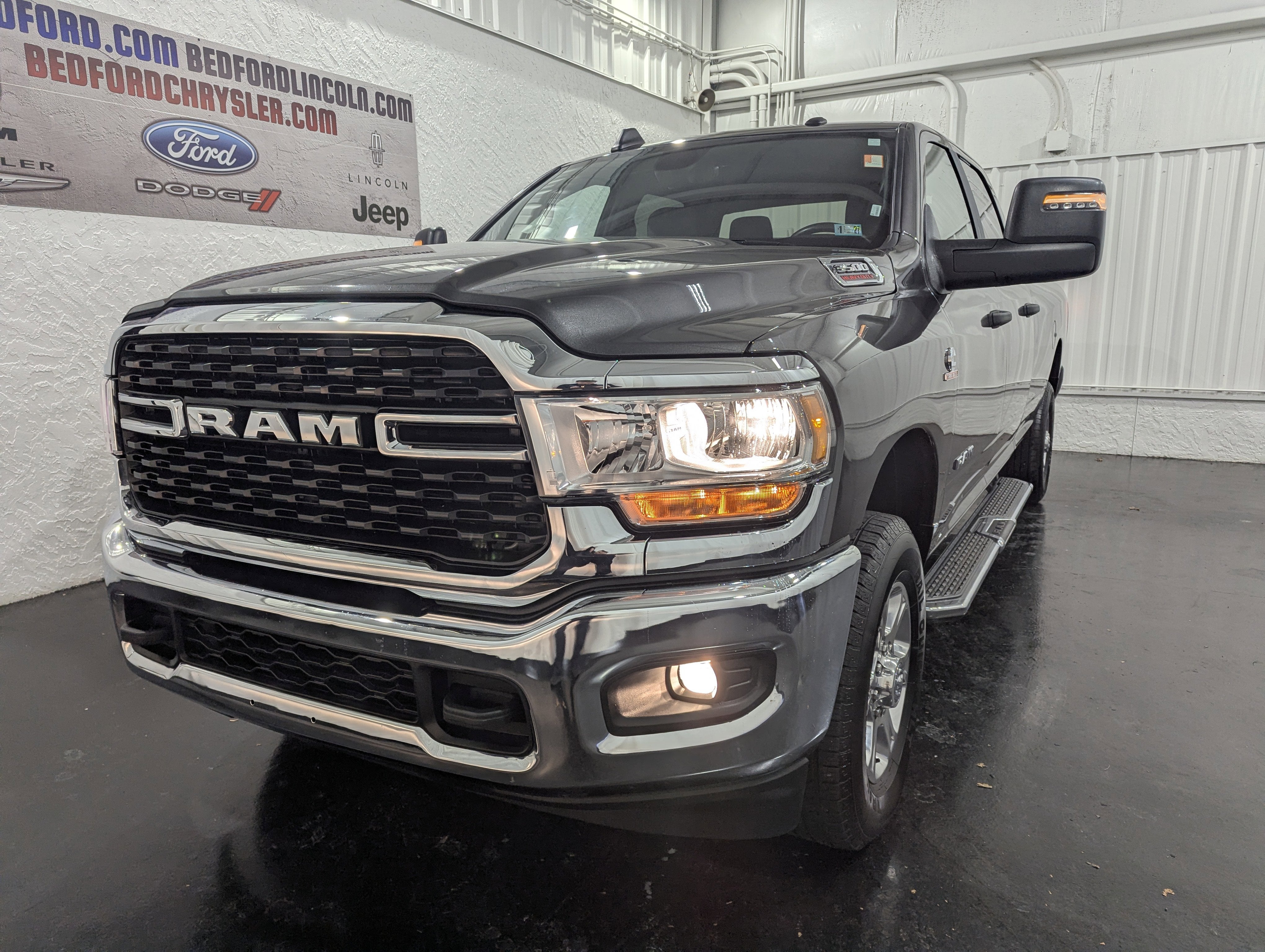2024 RAM 3500 Big Horn Crew Cab 4x4 8' Box